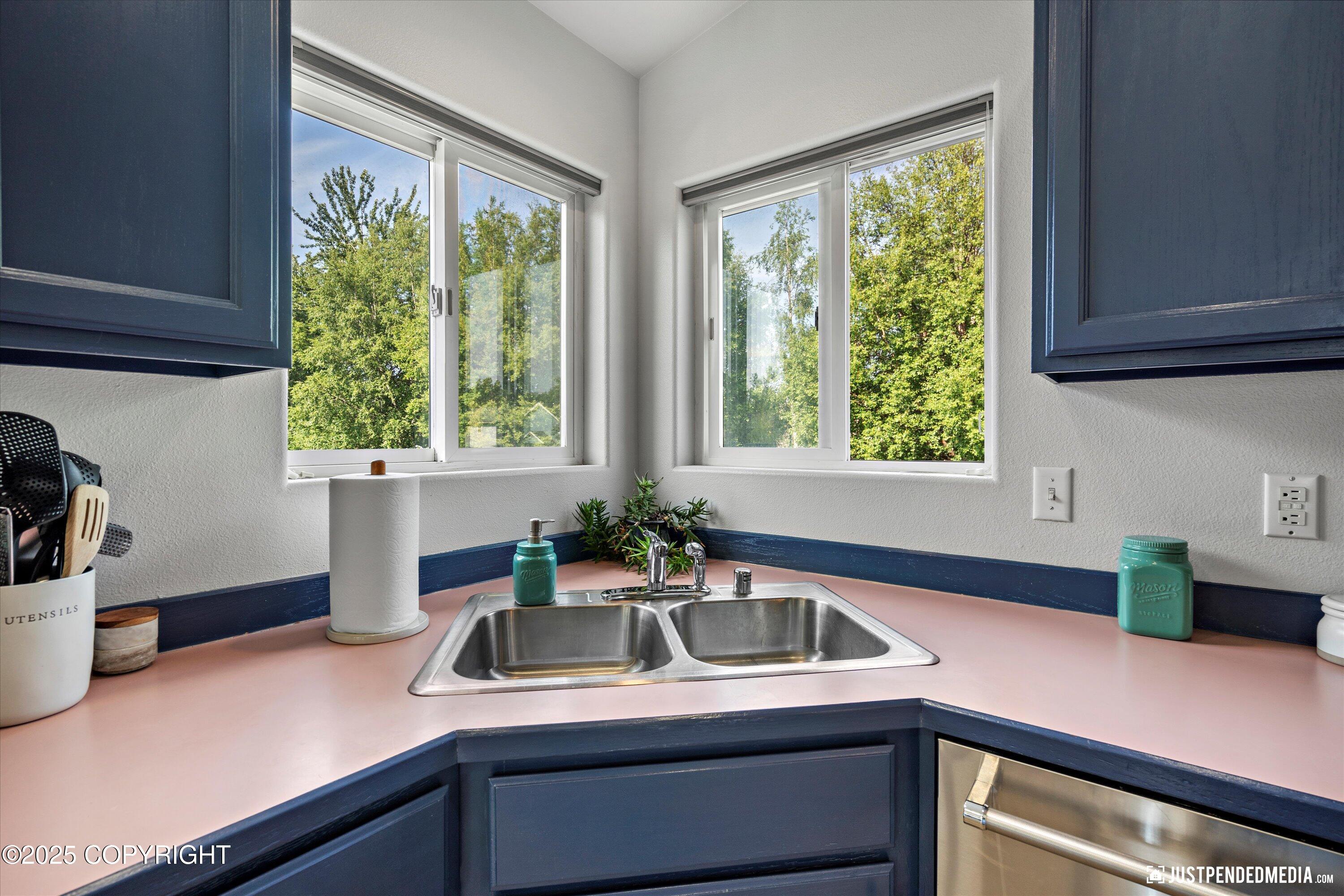 7821 Charlotte Circle