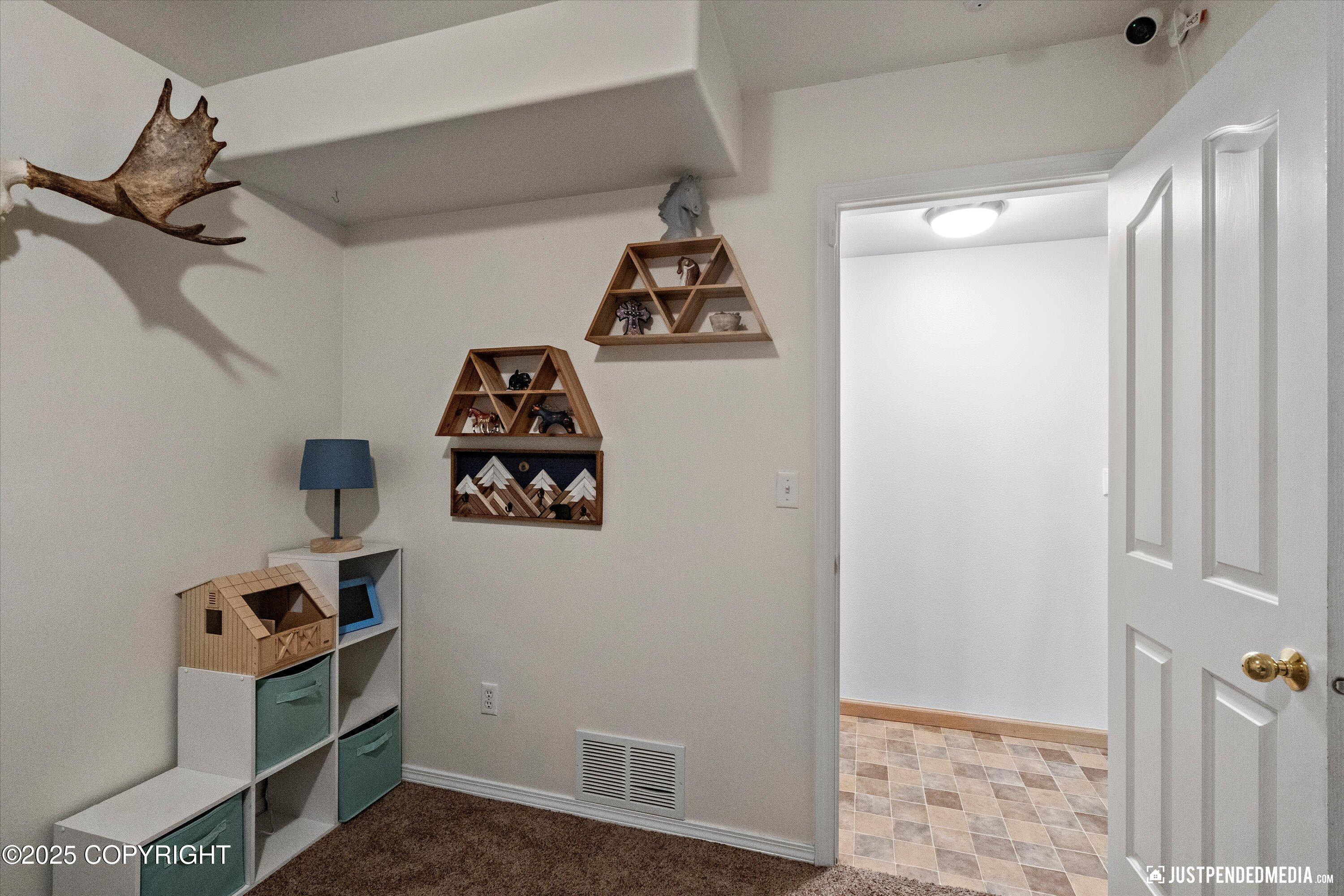 7821 Charlotte Circle