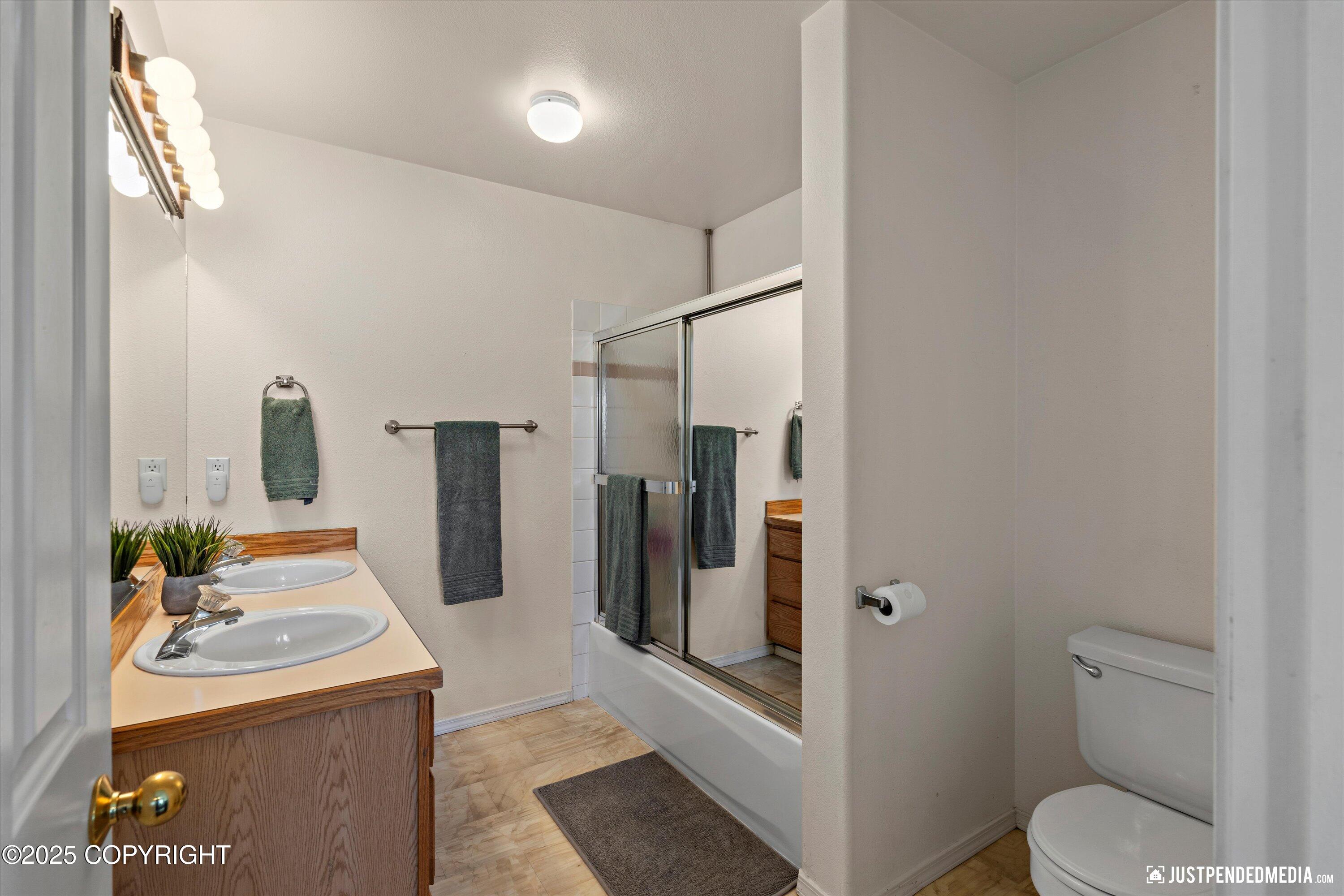 7821 Charlotte Circle