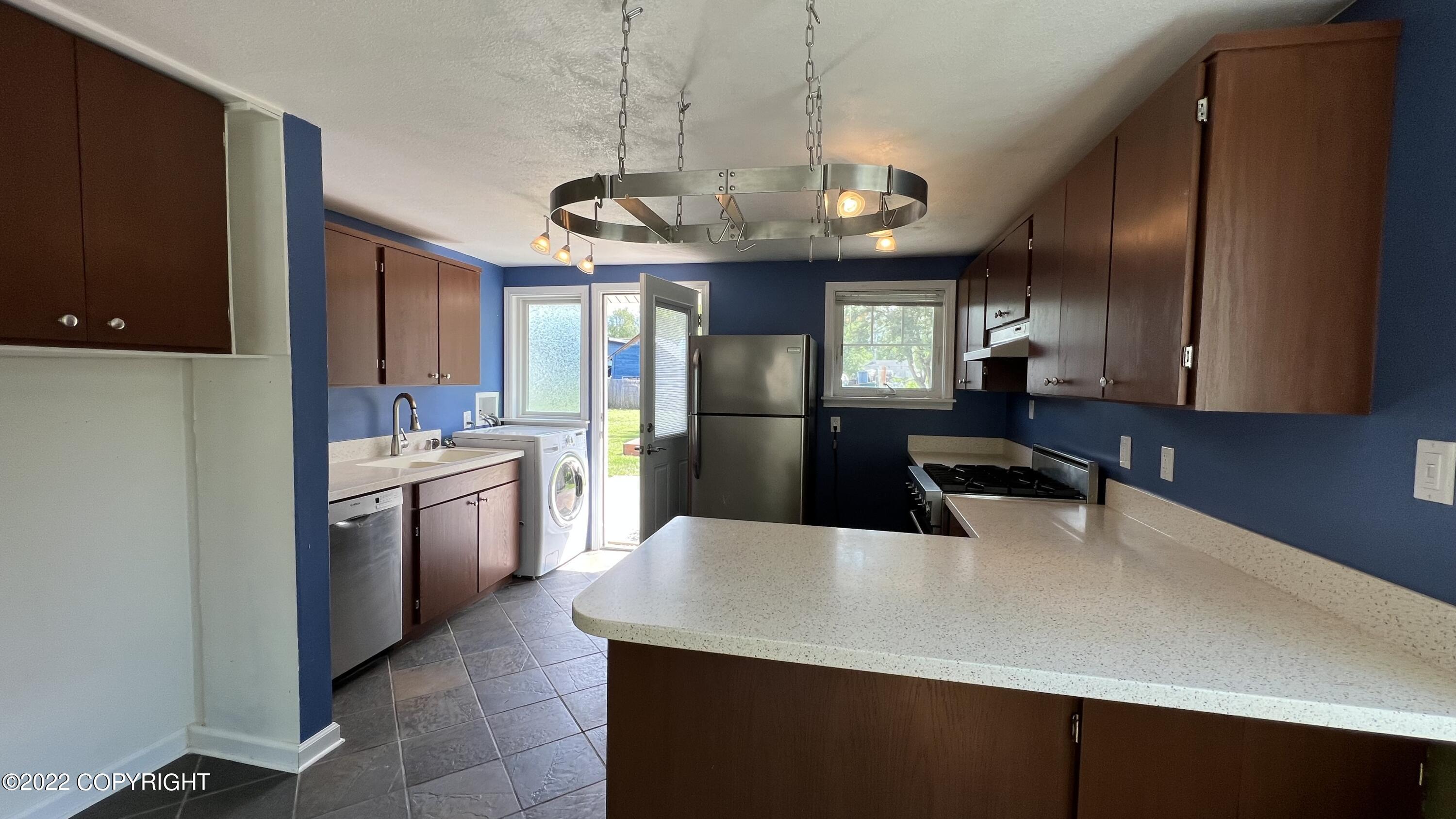 1801 Richardson Drive