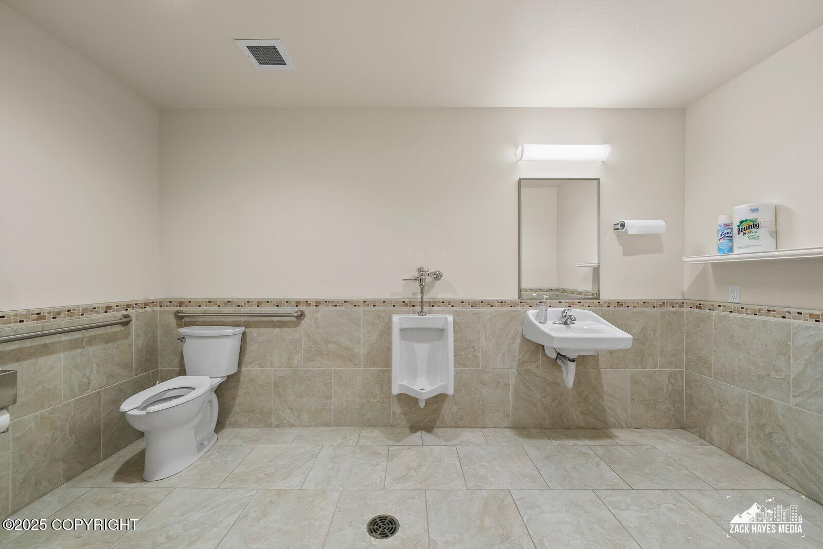 8103- 8133 OLD SEWARD HIGHWAY