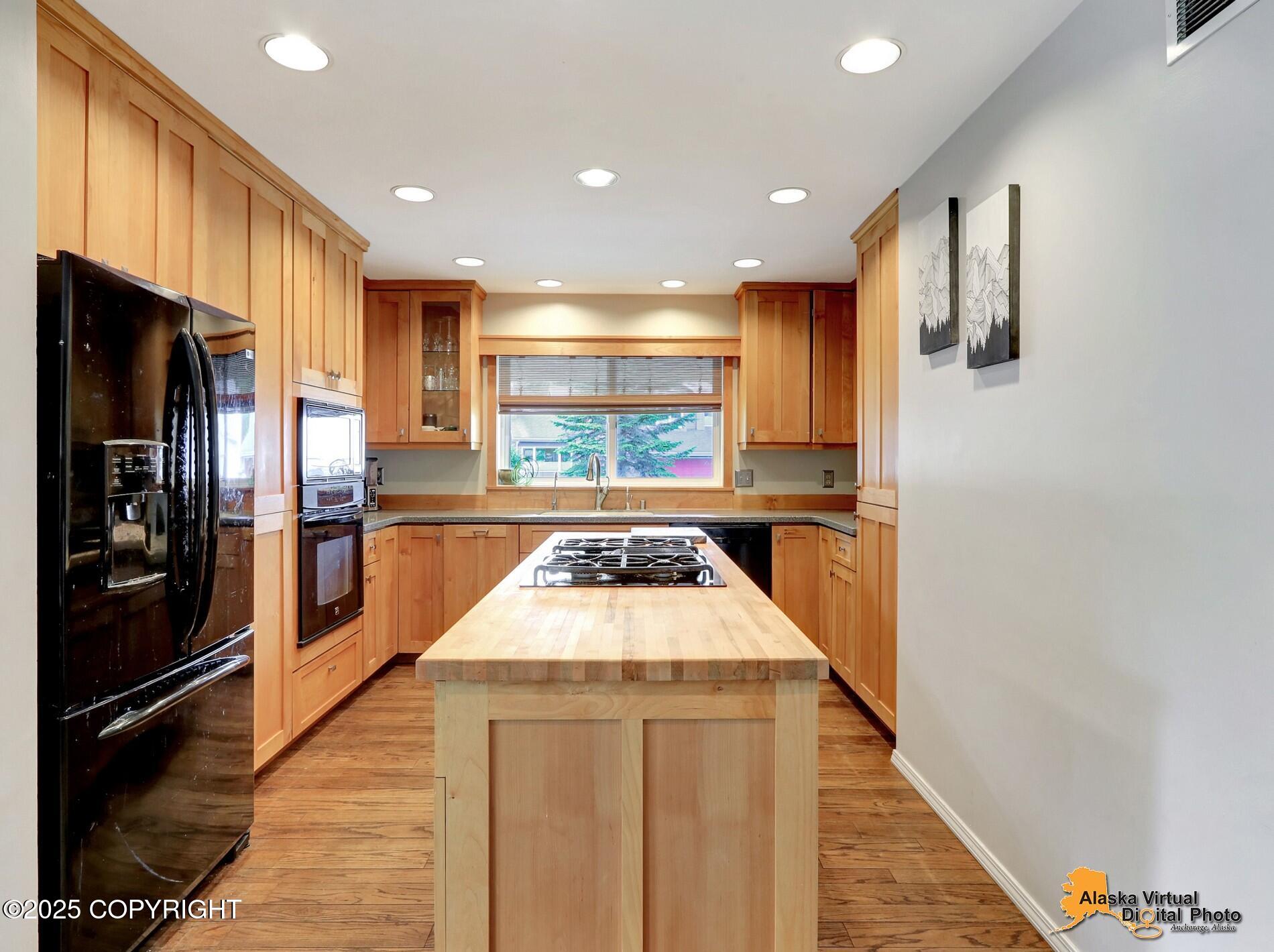 7521 Labrador Circle