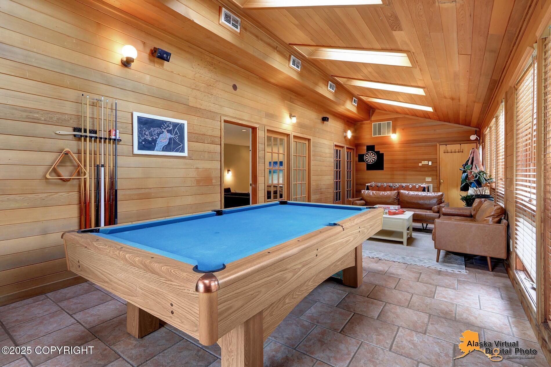 7521 Labrador Circle