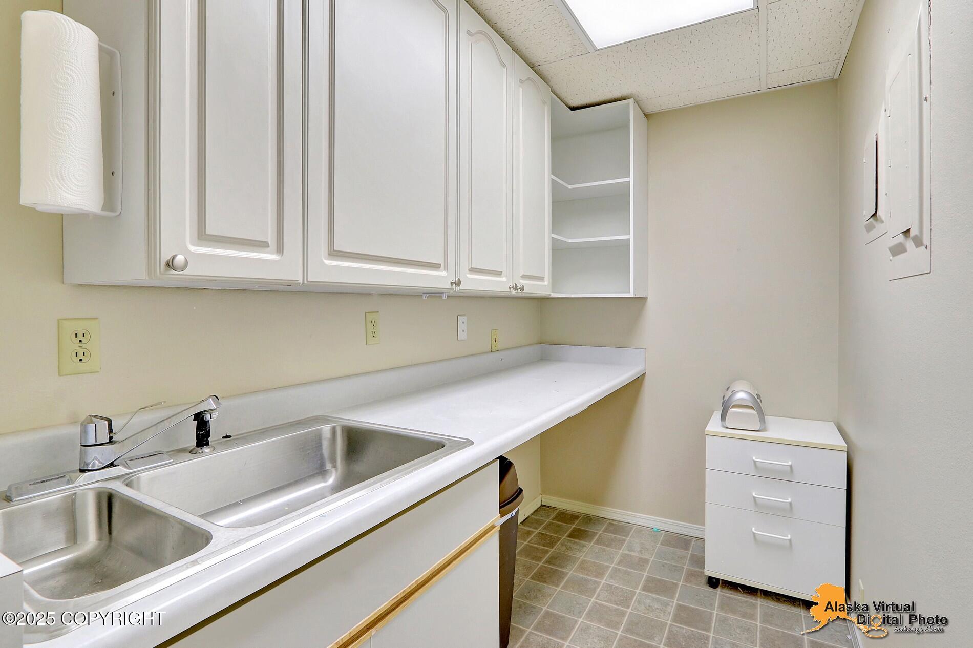 7521 Labrador Circle