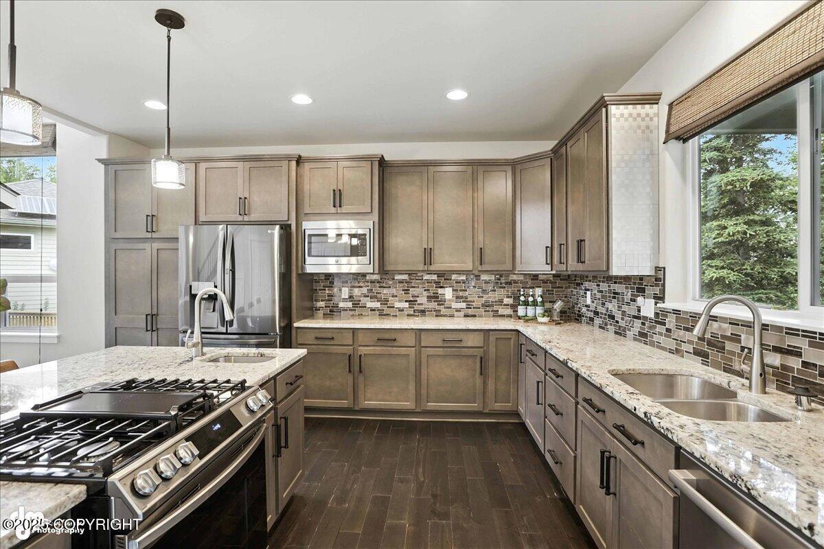 8683 Estates Circle