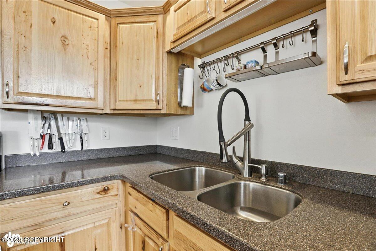 9112 Lakehurst Drive