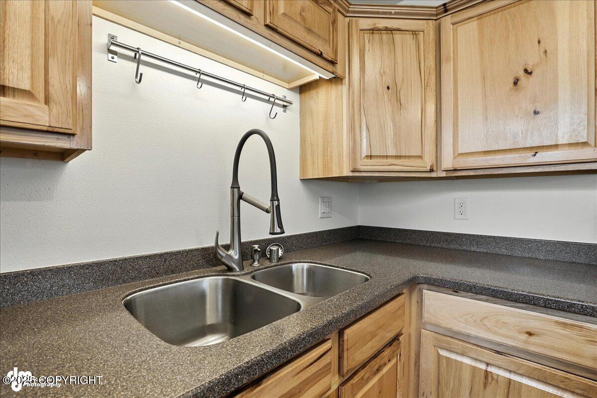 9112 Lakehurst Drive