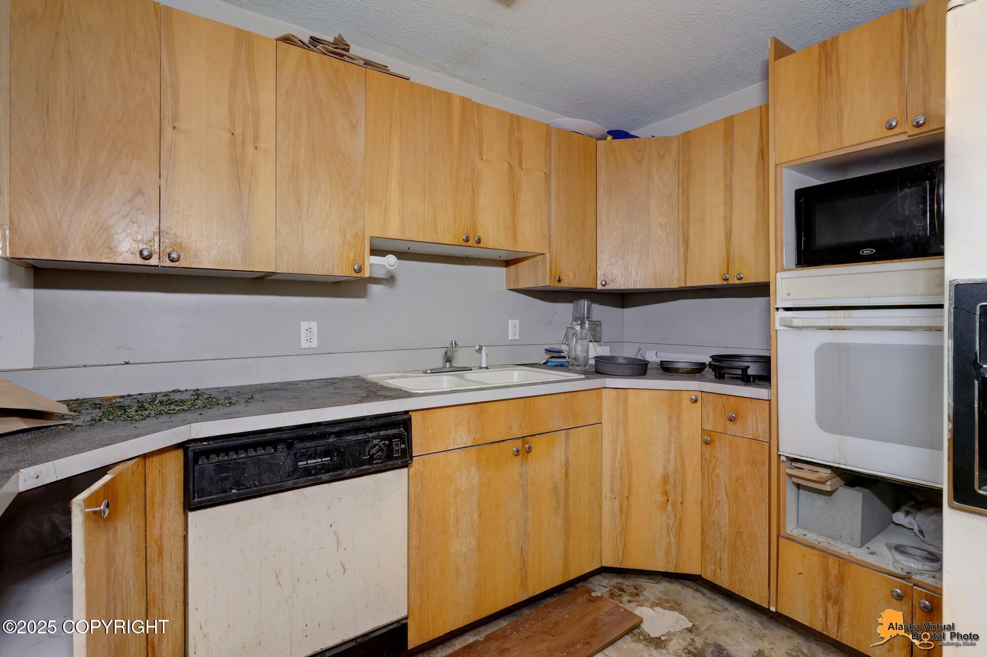 4440 view Circle