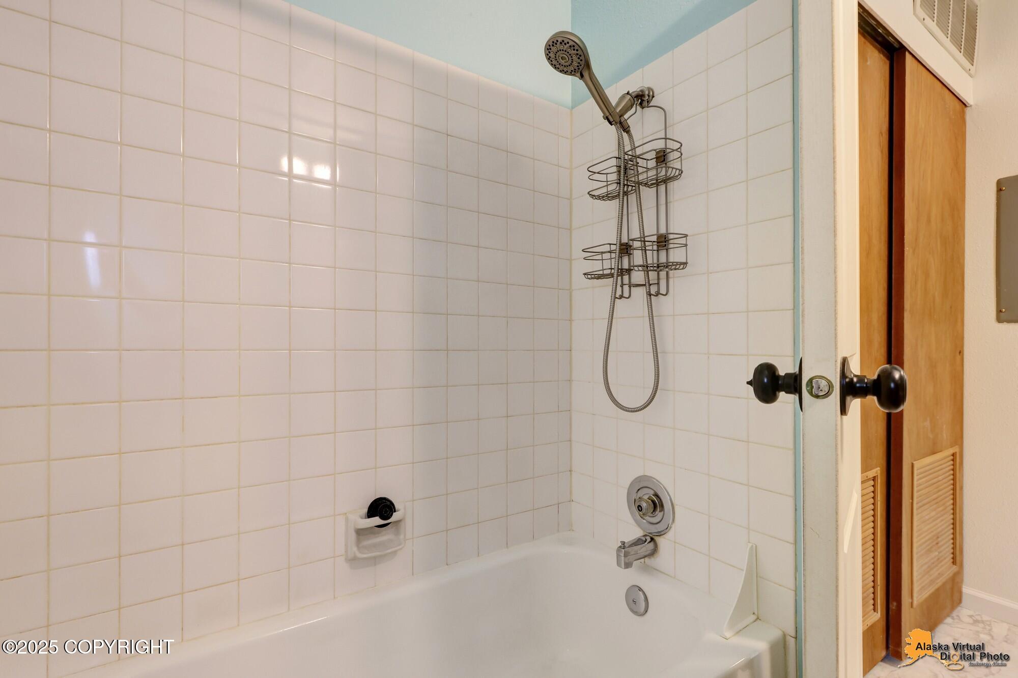 7260 Huntsmen Circle # 2B