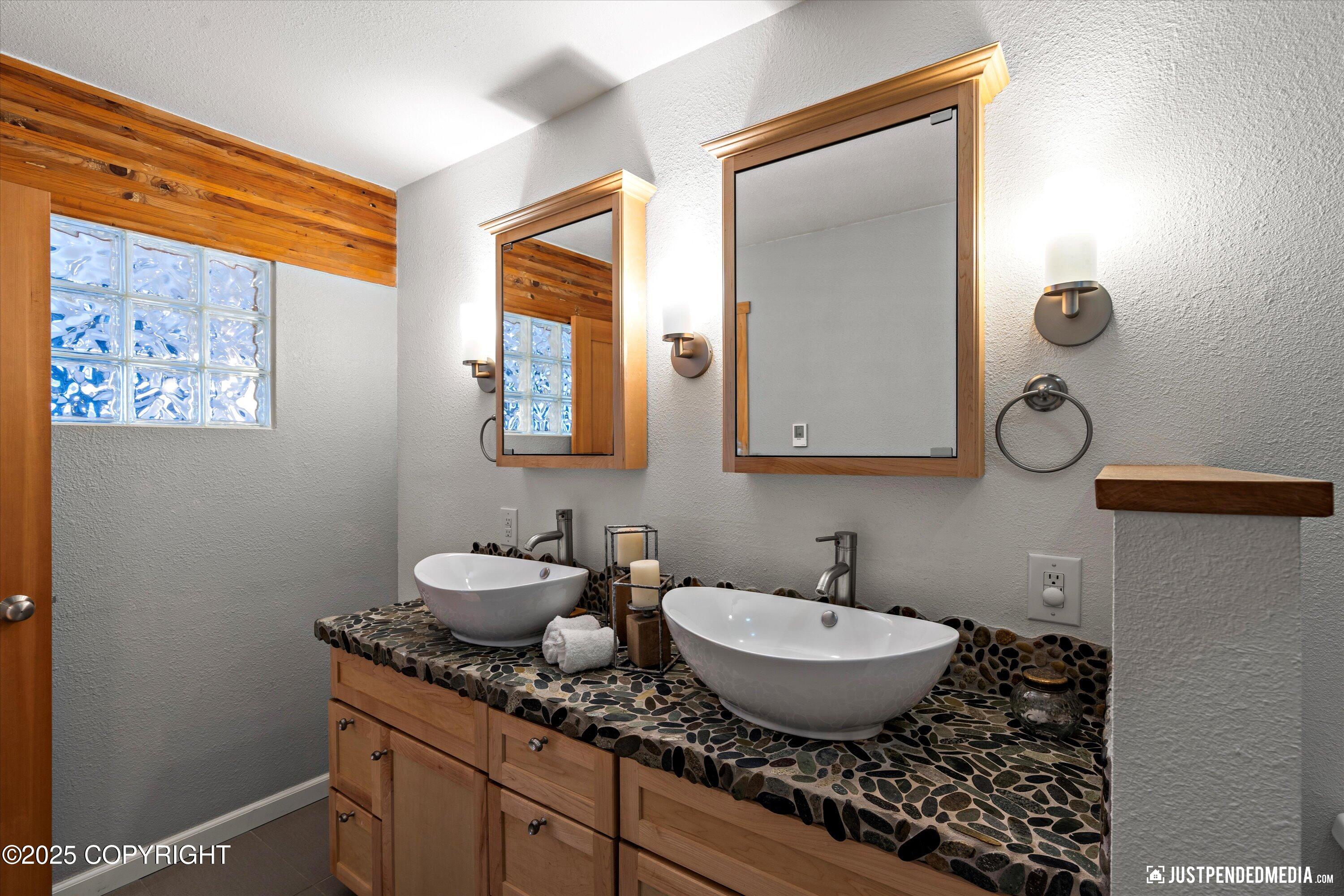 1016 W 22nd Avenue # 1 Unit: #1