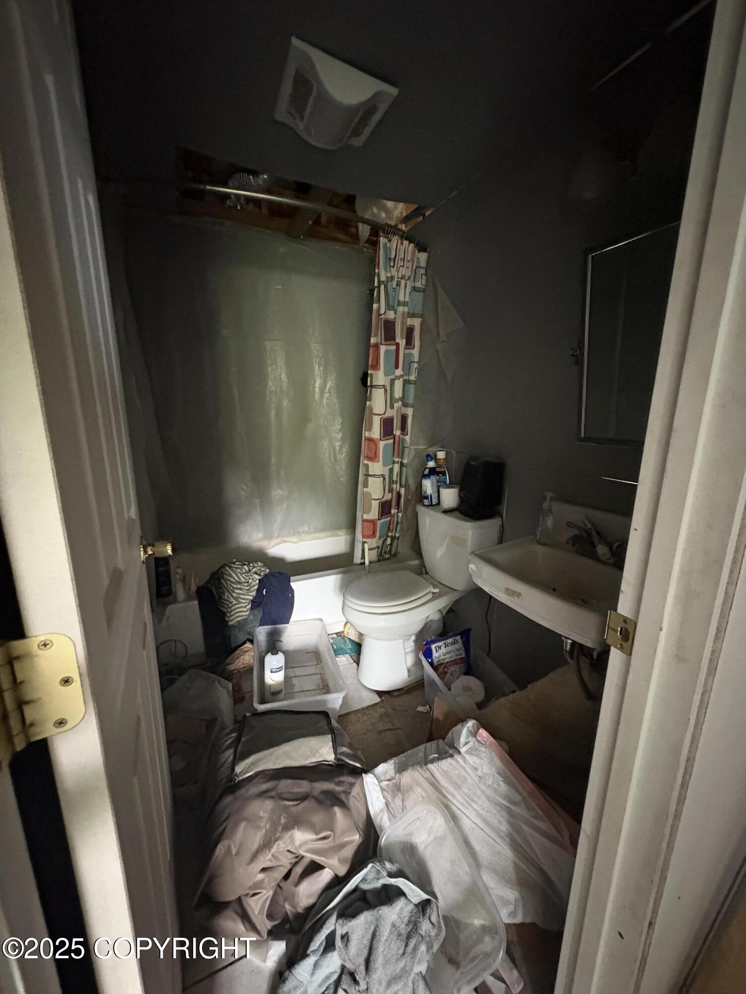 15935 Kings Way Drive