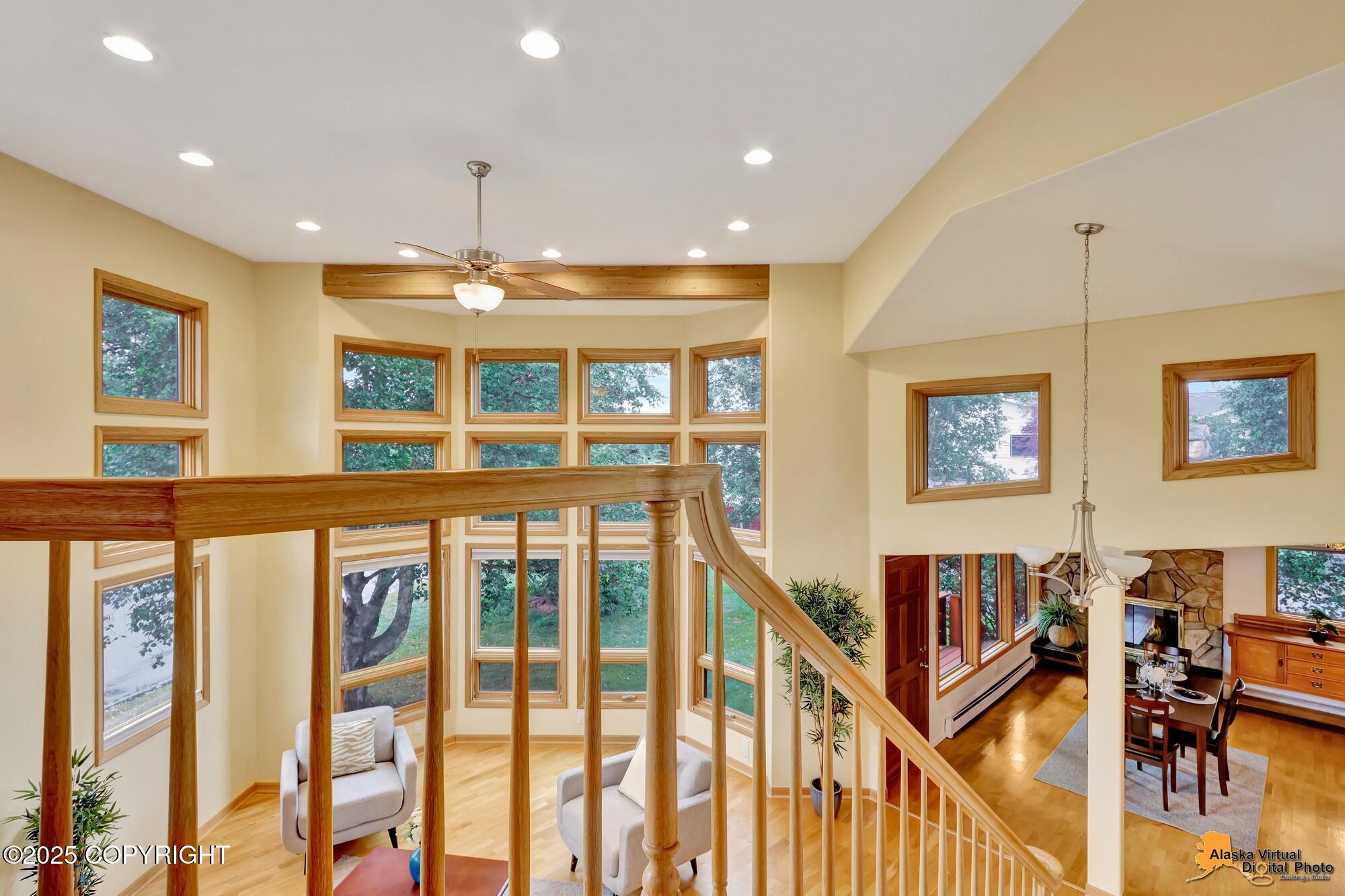 1701 Scenic Way