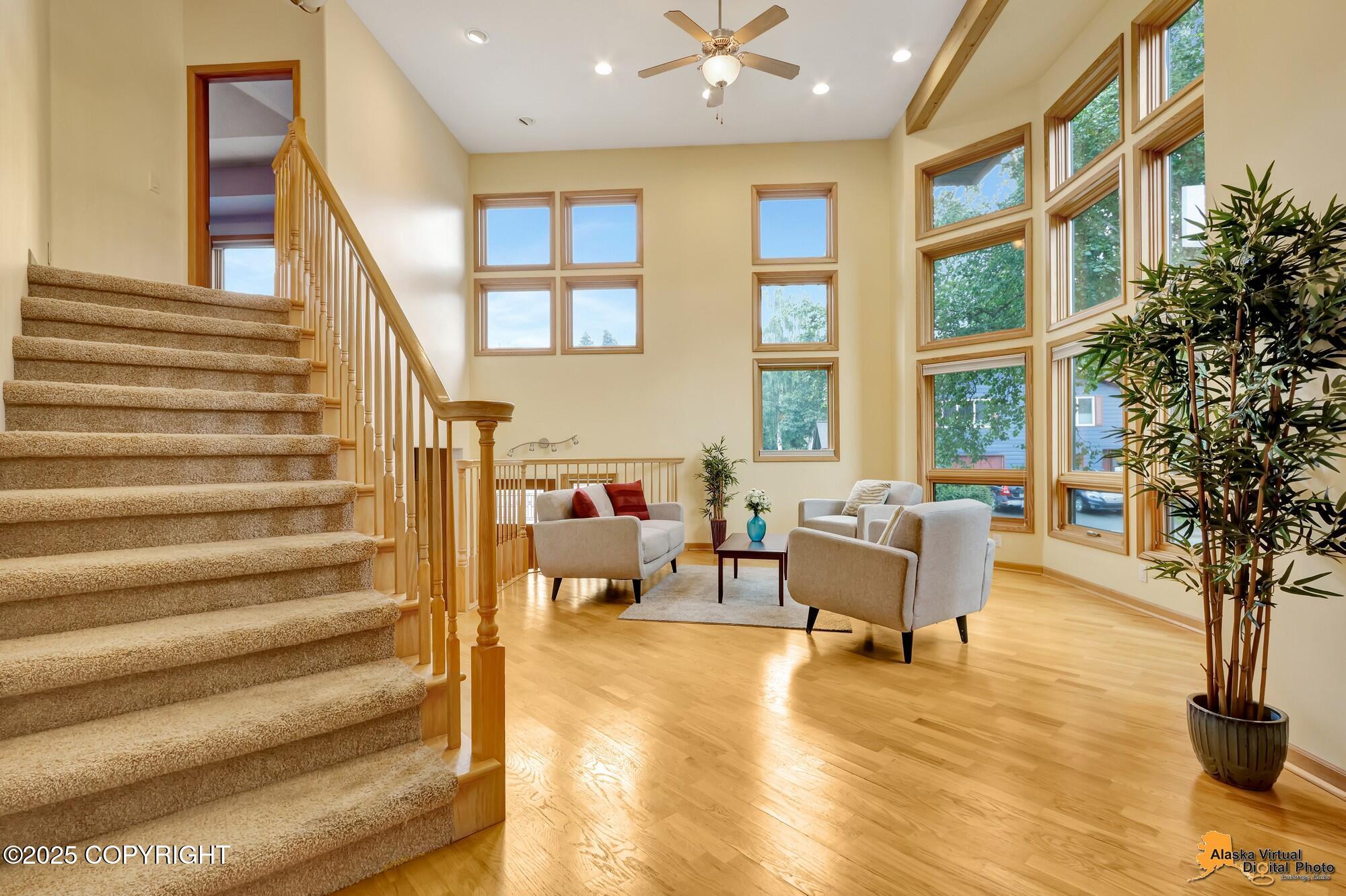 1701 Scenic Way