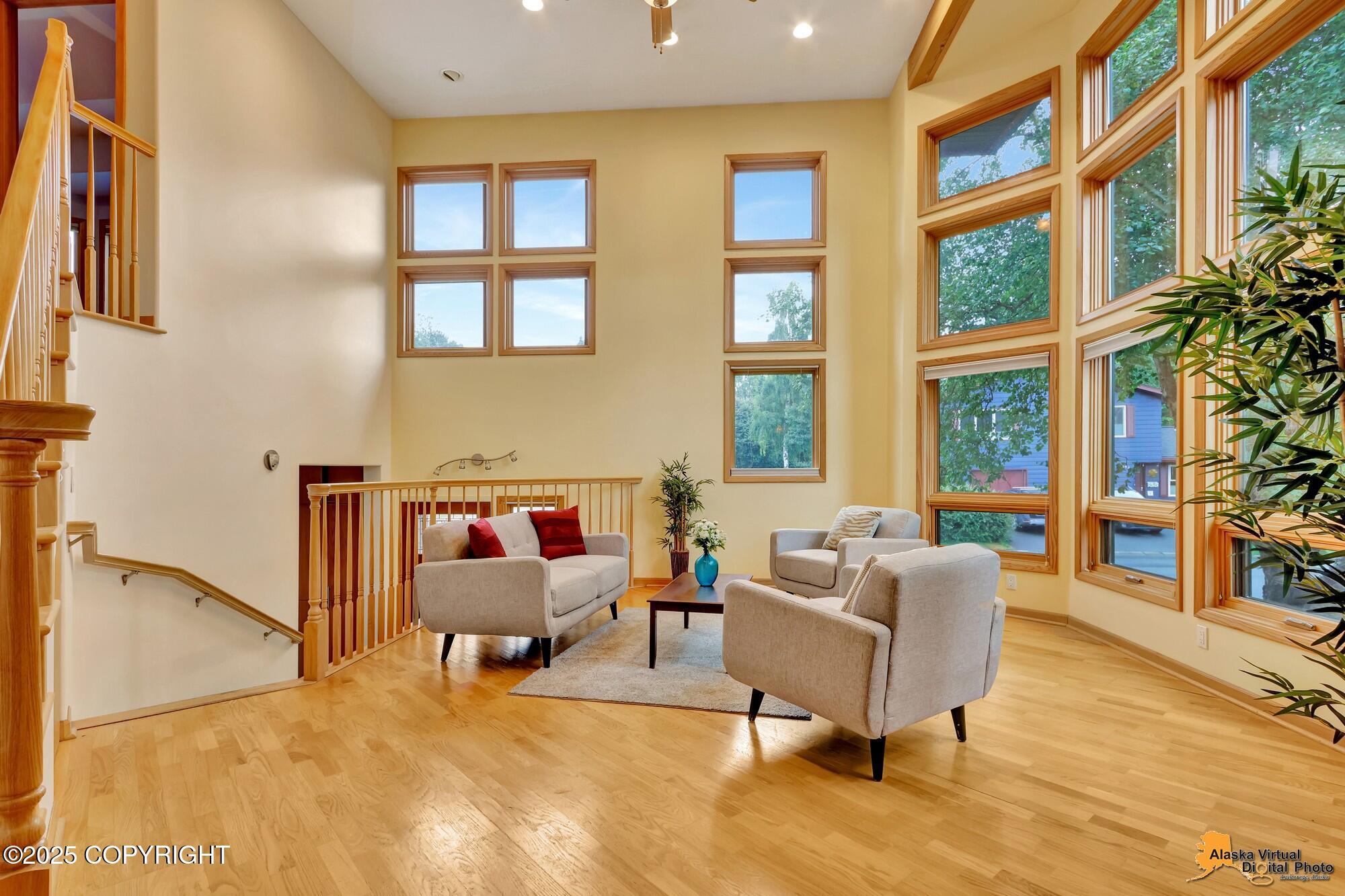 1701 Scenic Way