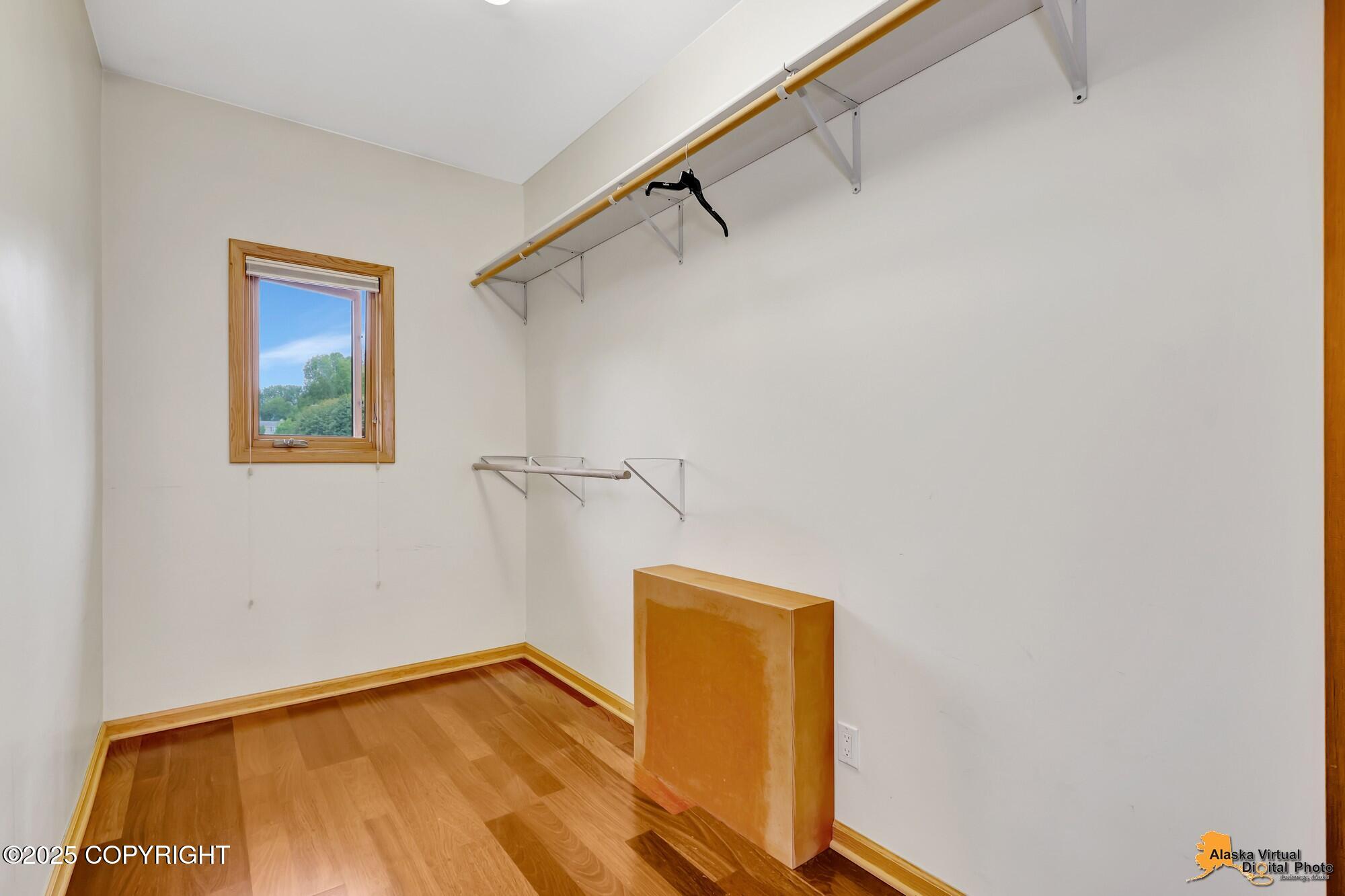 1701 Scenic Way