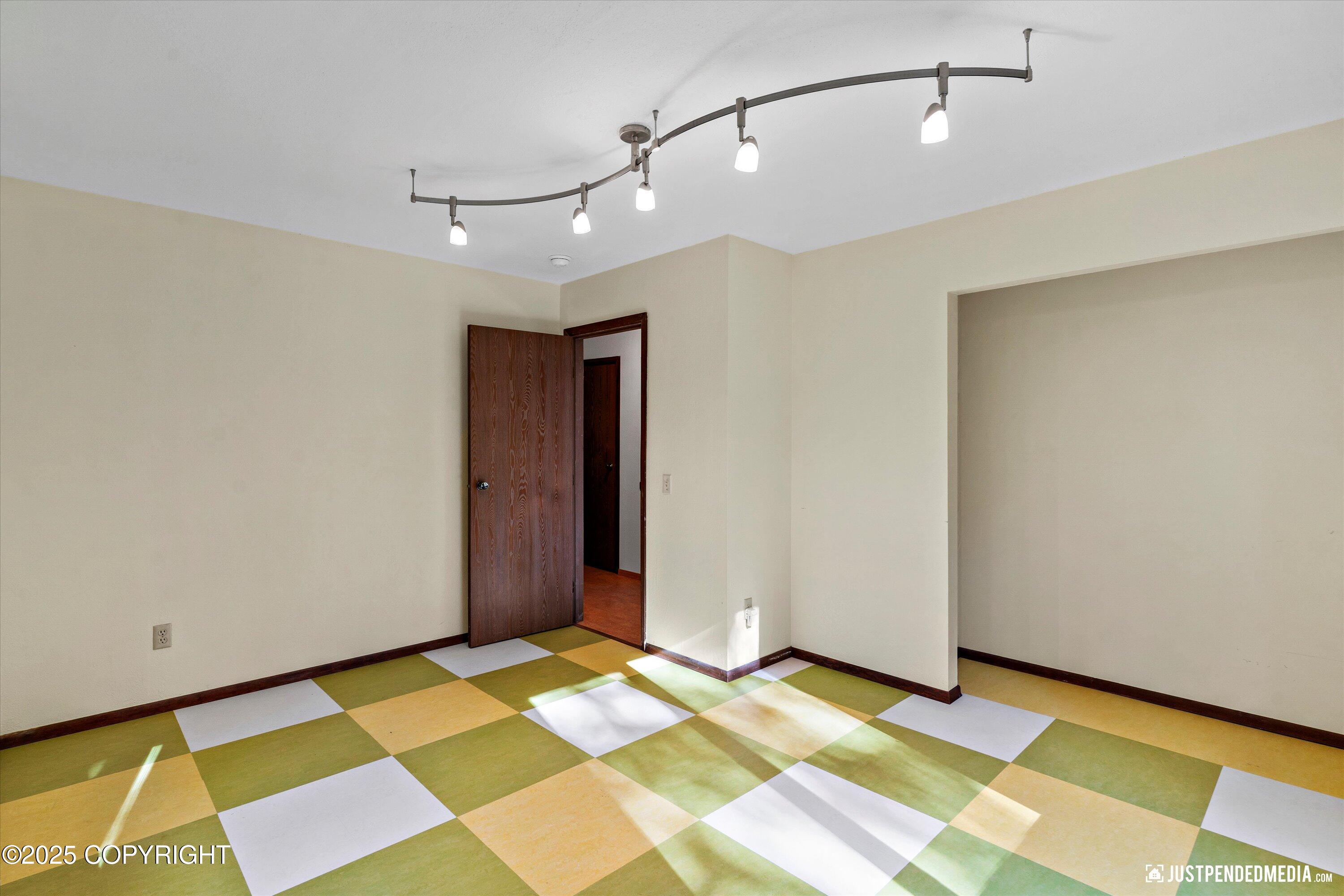 10151 Evergreen Tree Street