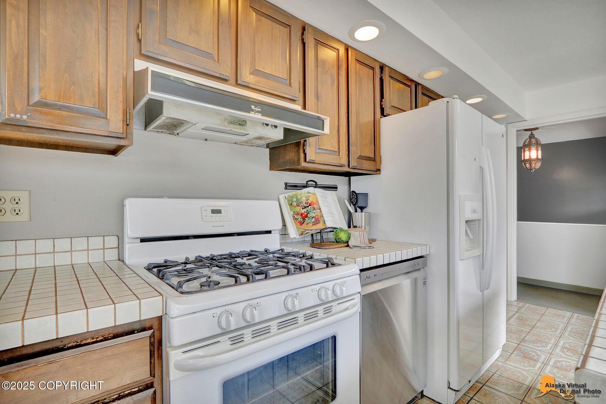 1235 W 15th Avenue