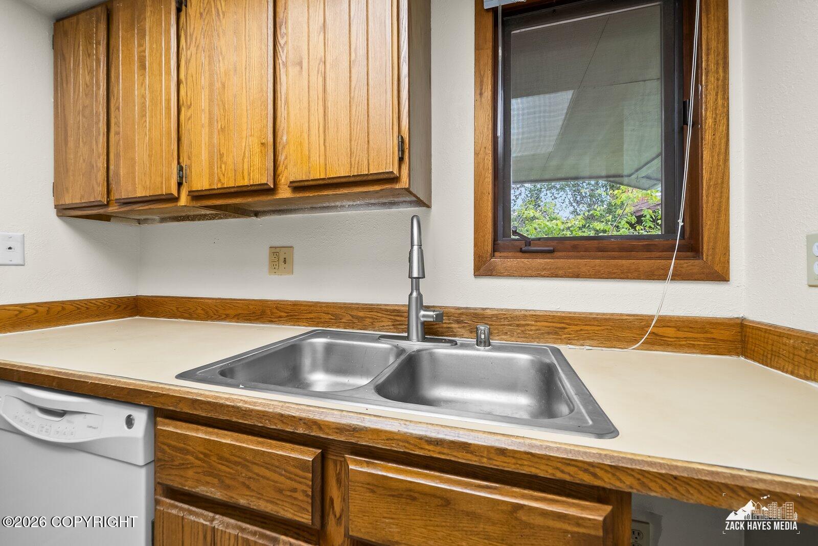 7242 Foxridge Circle # 10C Unit: #10C