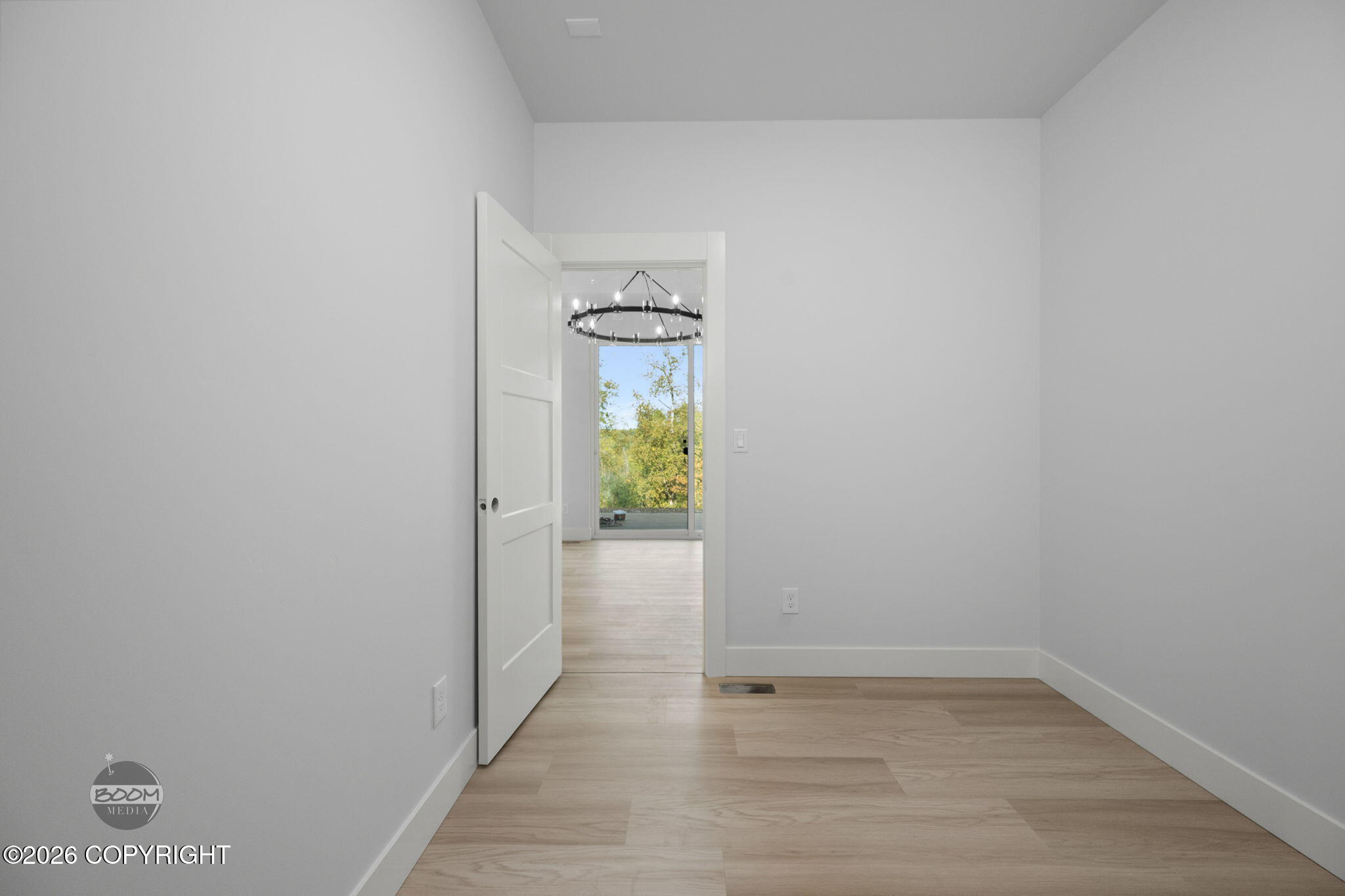 2609 W Longview Circle