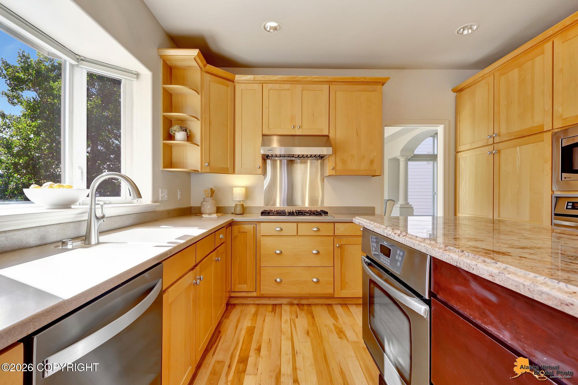 4742 Potter Crest Circle