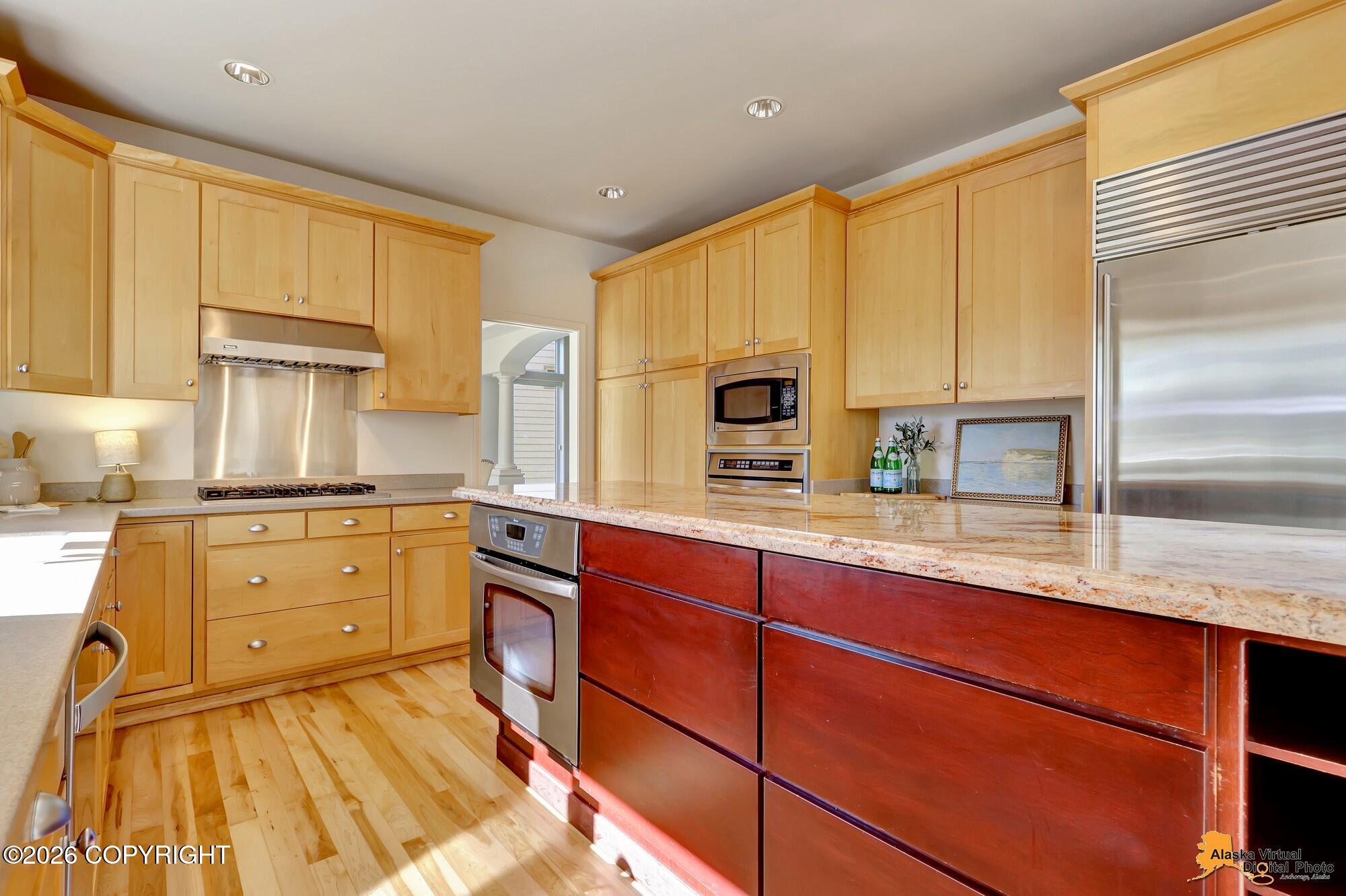4742 Potter Crest Circle