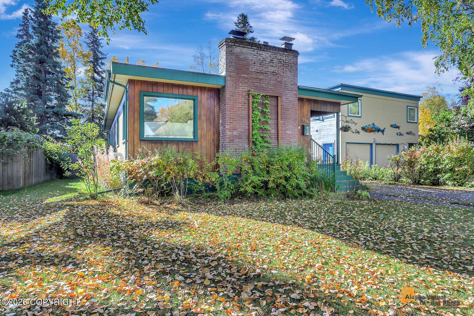 1332 W 12th Avenue