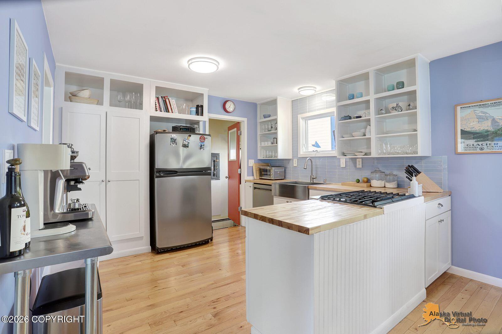 1332 W 12th Avenue