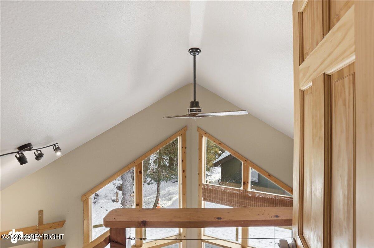 130 BIRDHOUSE Loop