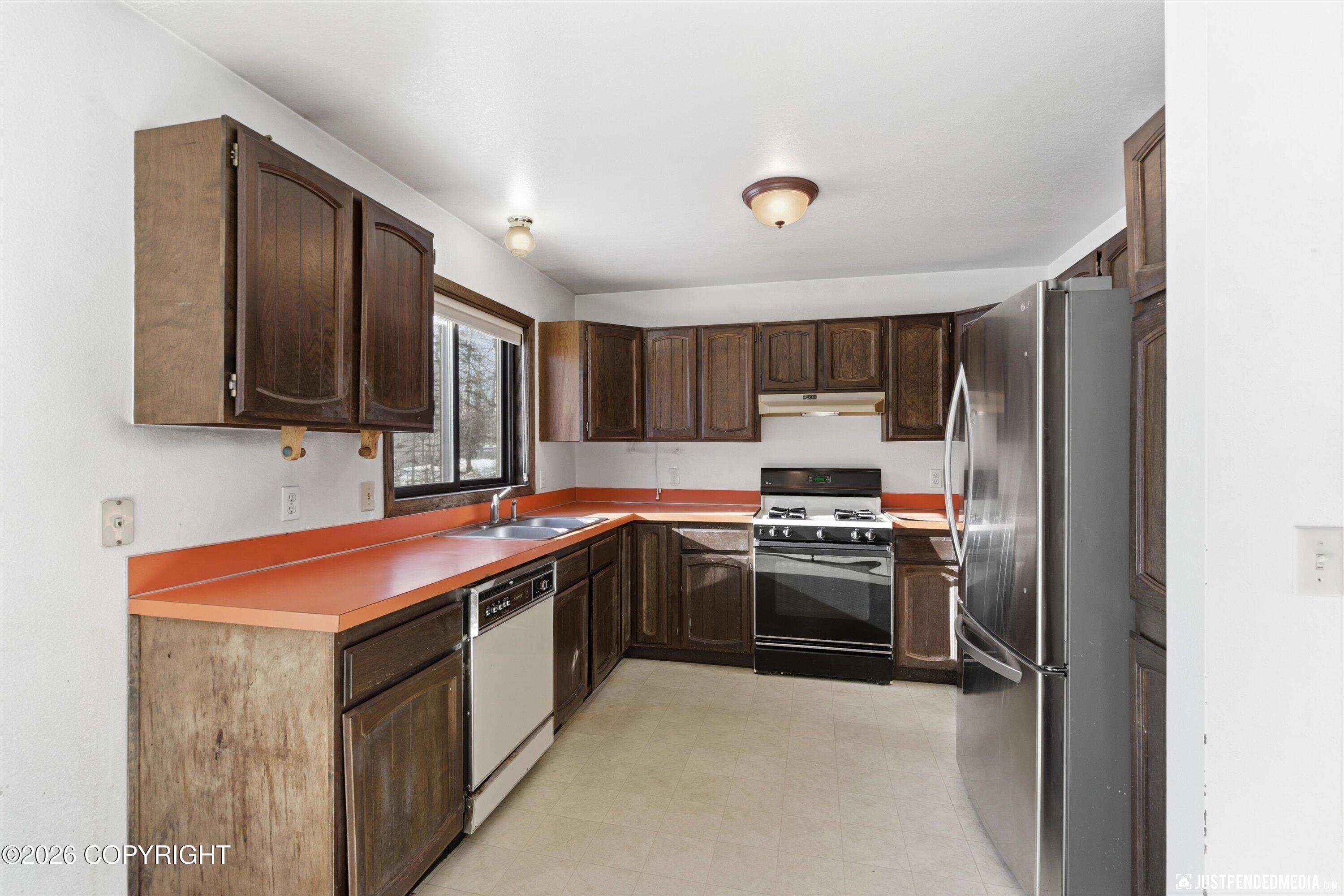 1005 E Susitna Drive