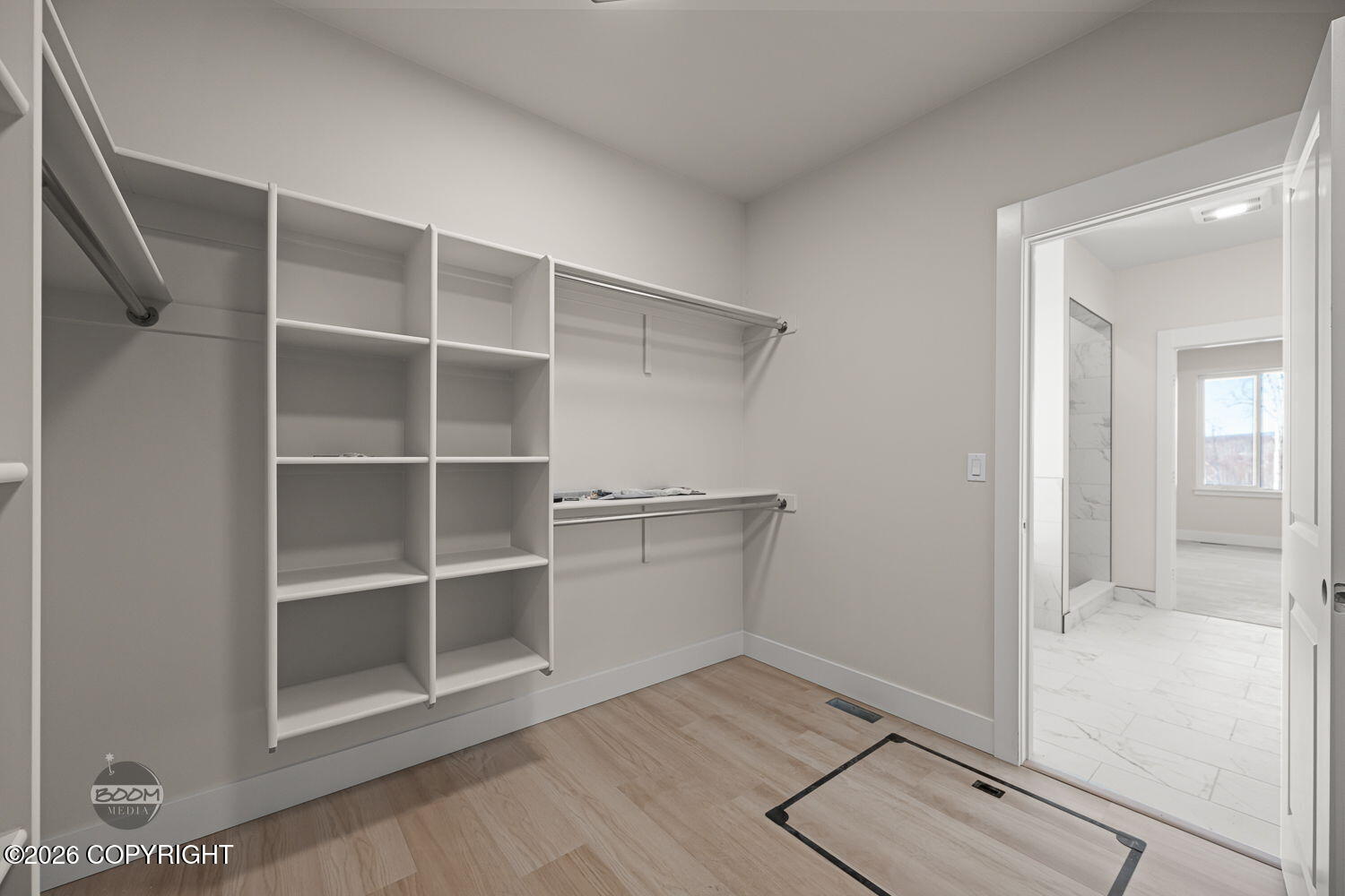 2715 W Longview Circle