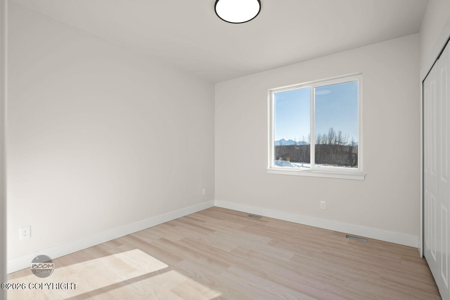 2715 W Longview Circle