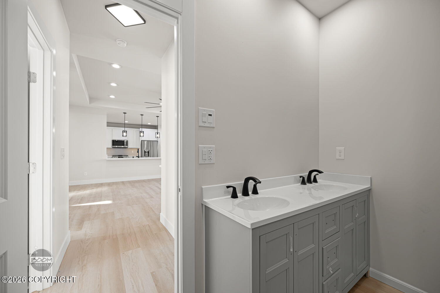 2715 W Longview Circle