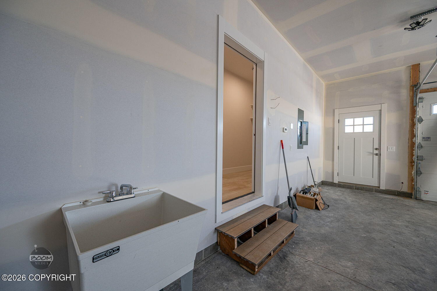 2715 W Longview Circle