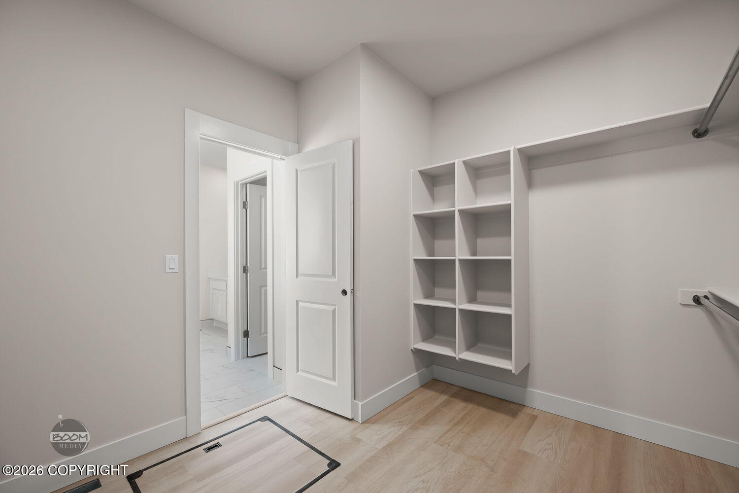 2715 W Longview Circle