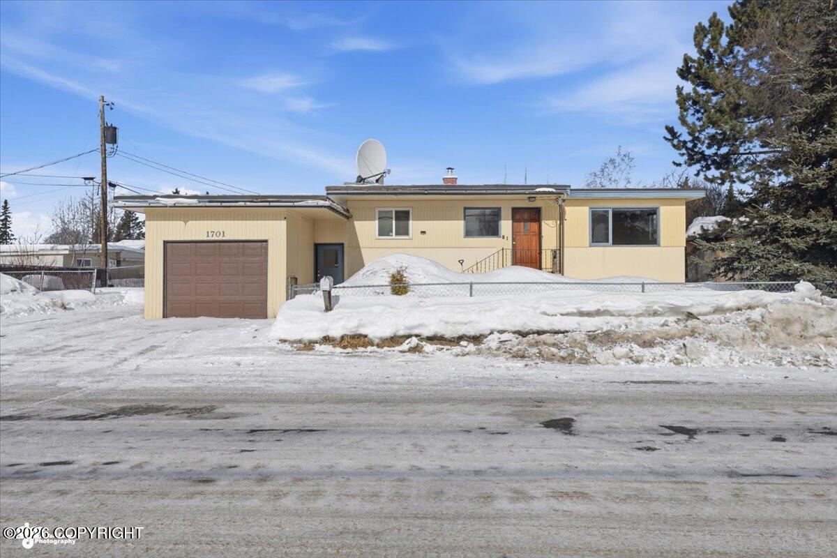 1701 W 36th Avenue