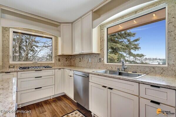 3340 Lakeside Drive