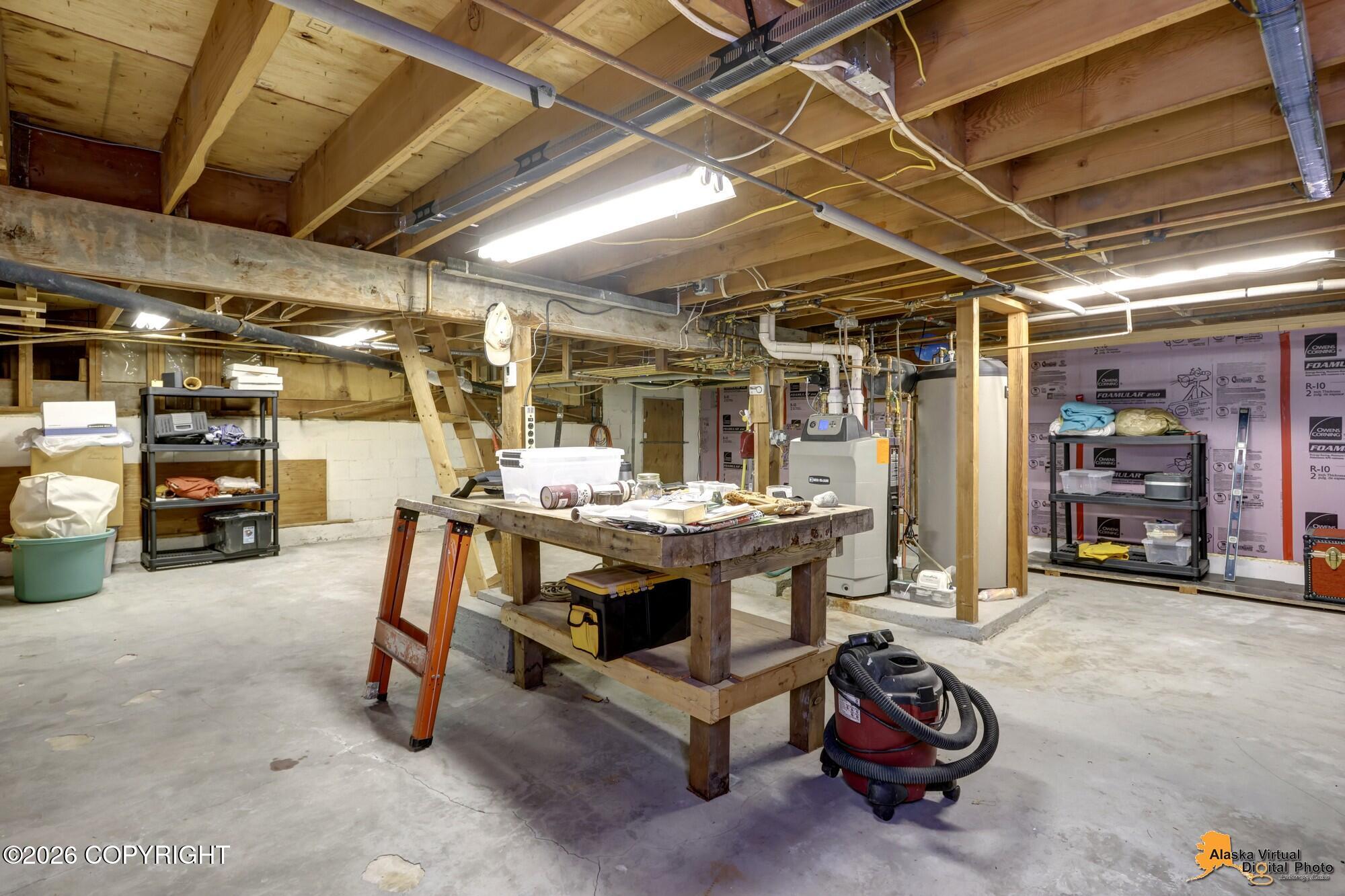 3340 Lakeside Drive