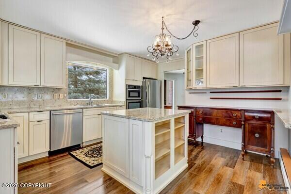 3340 Lakeside Drive