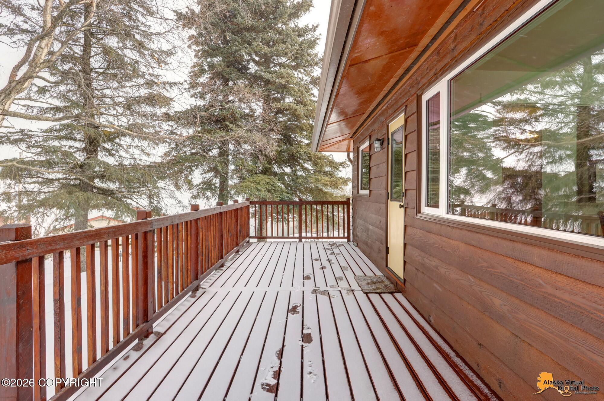 3340 Lakeside Drive