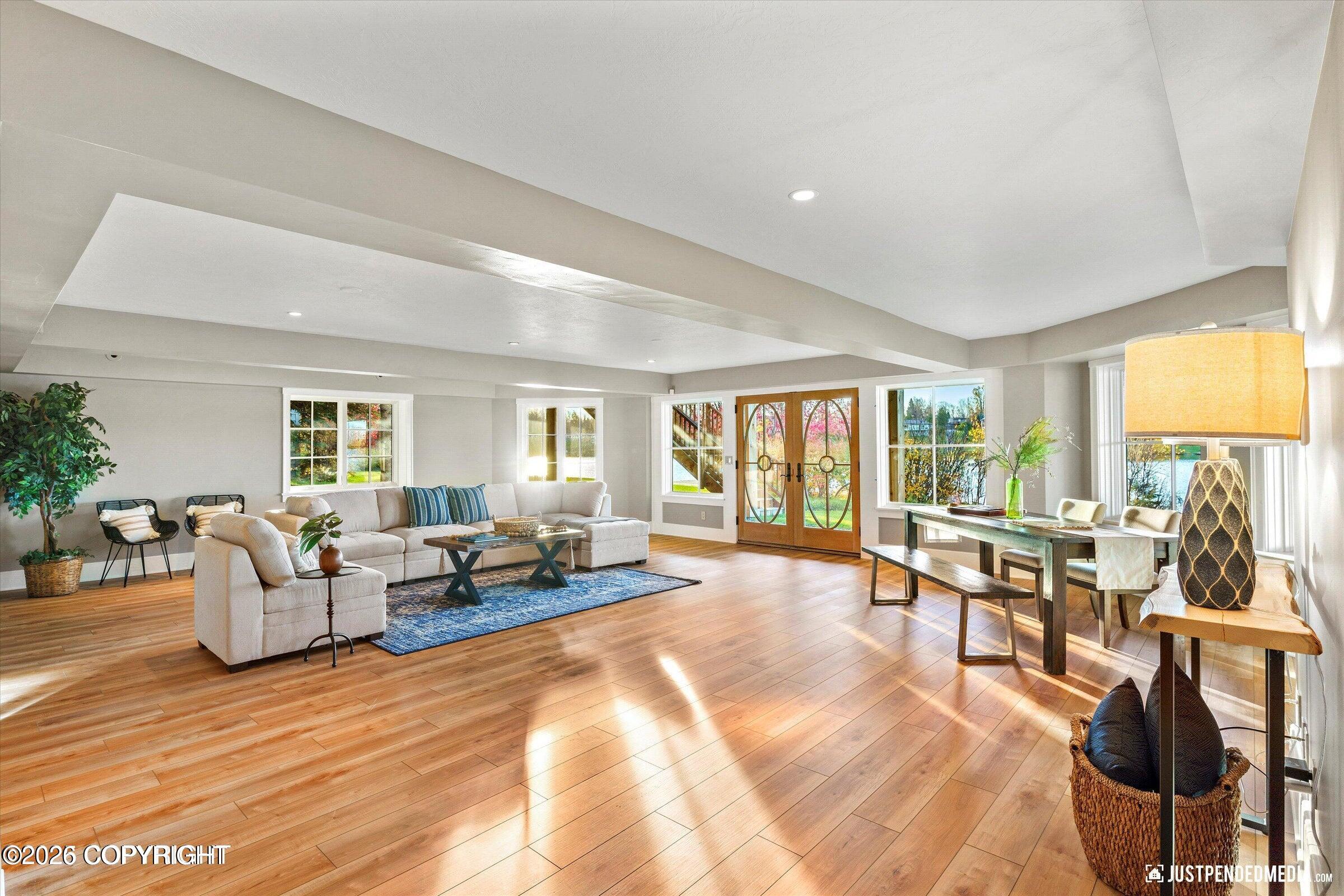 3806 North Point Circle