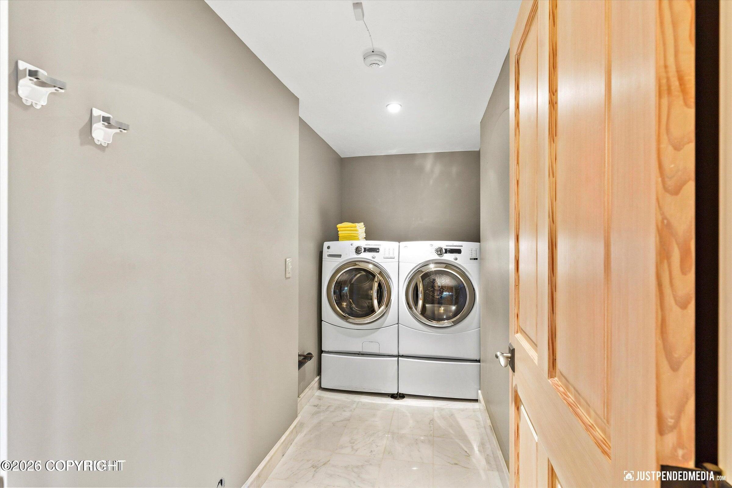 3806 North Point Circle