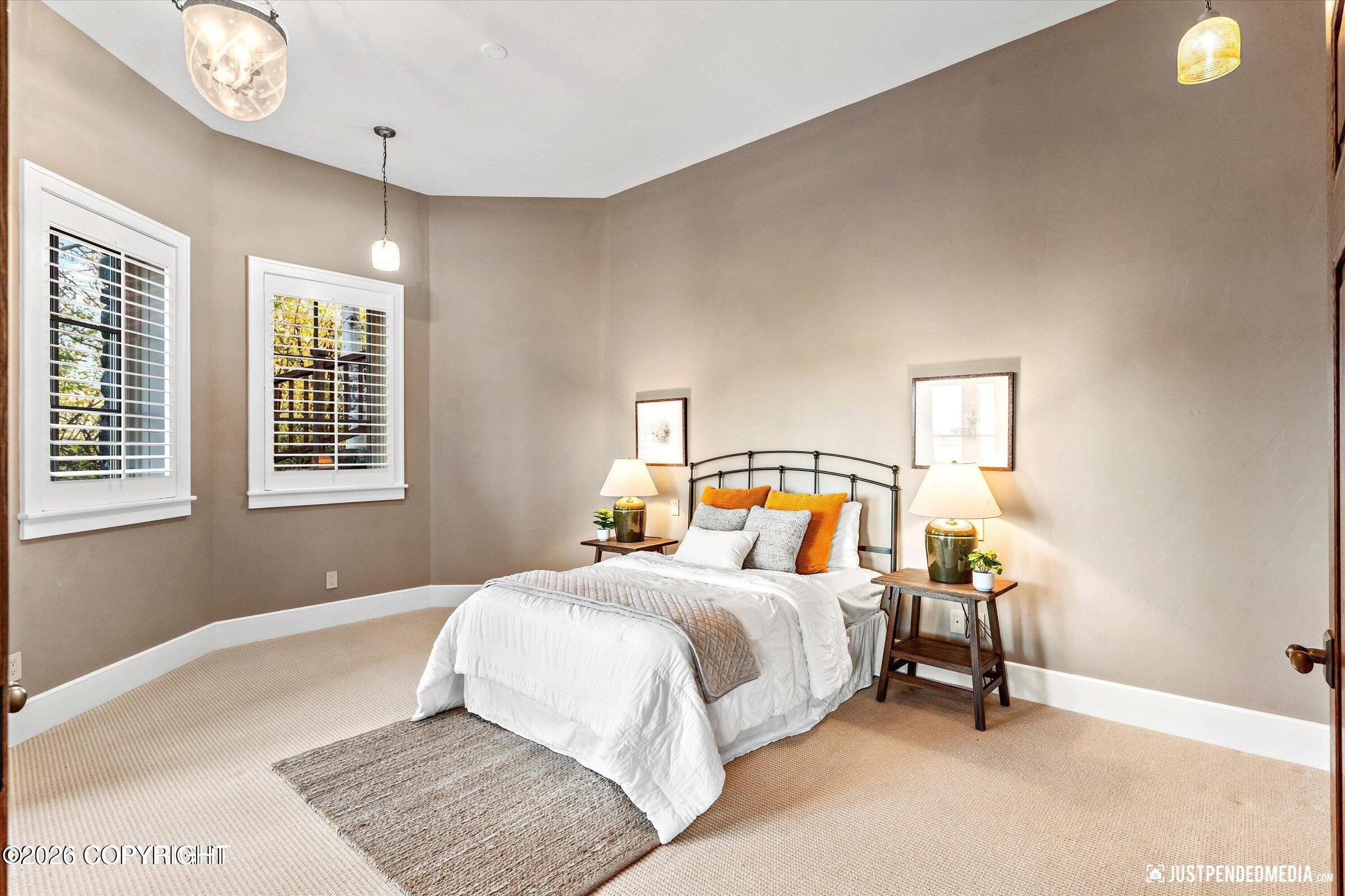 3806 North Point Circle