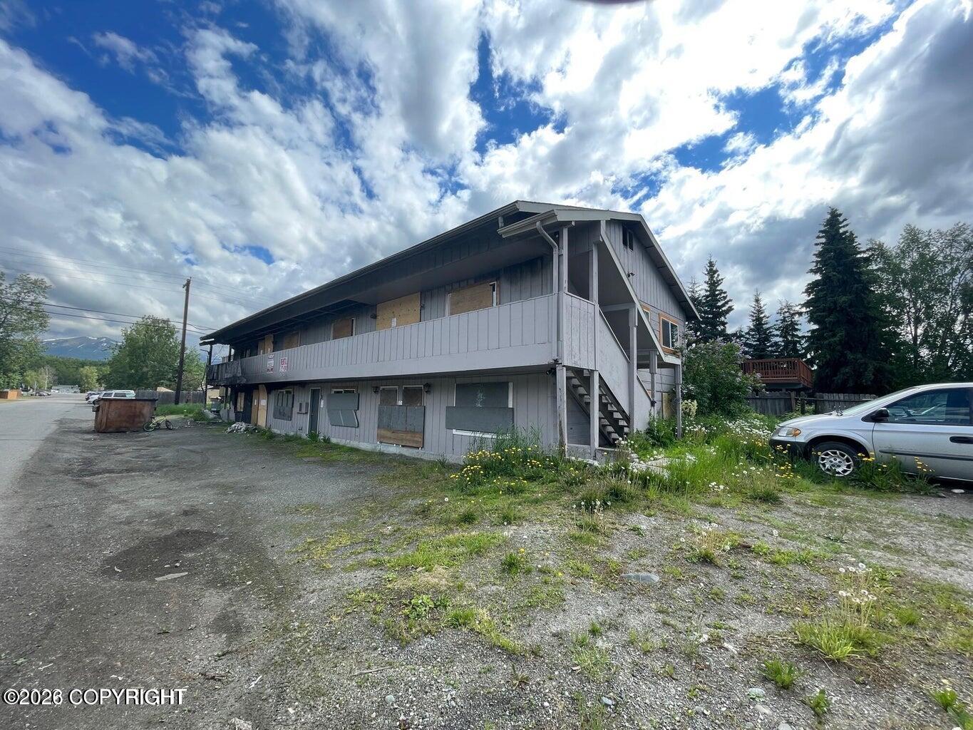 5242 E 26th Avenue