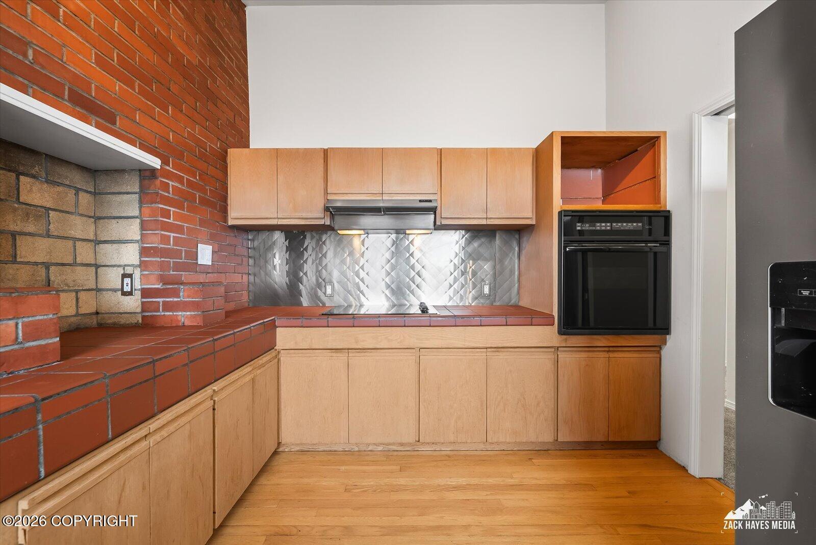1401 W 9th Avenue