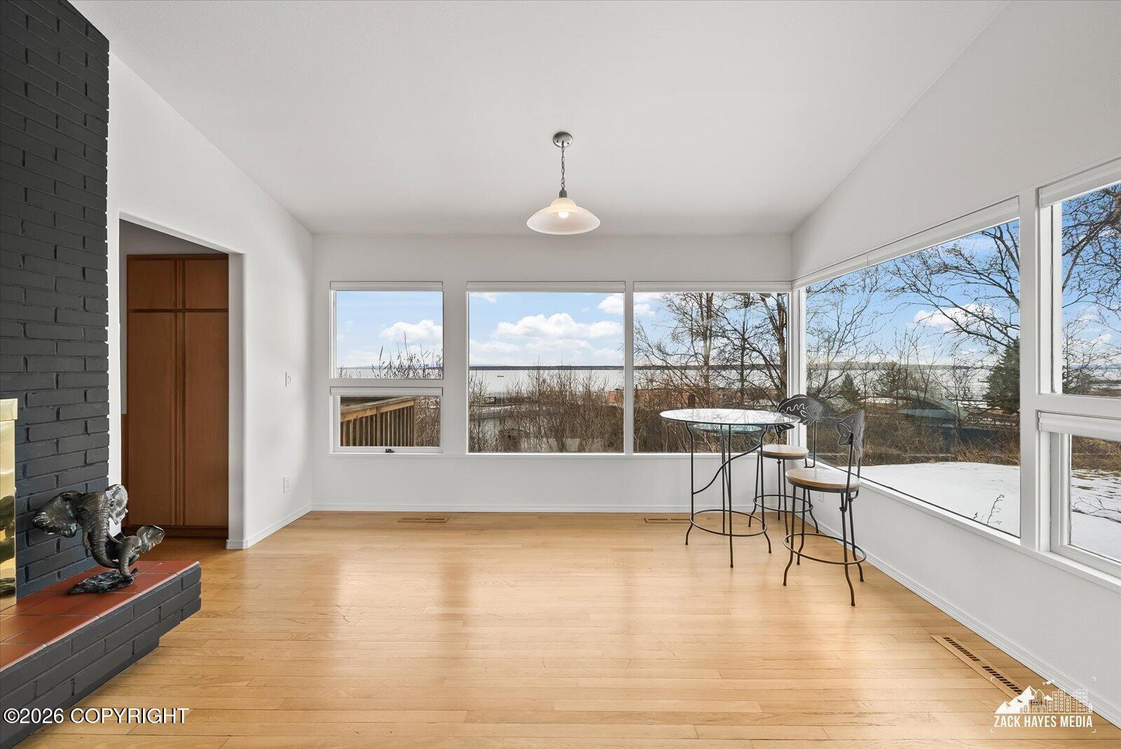 1401 W 9th Avenue