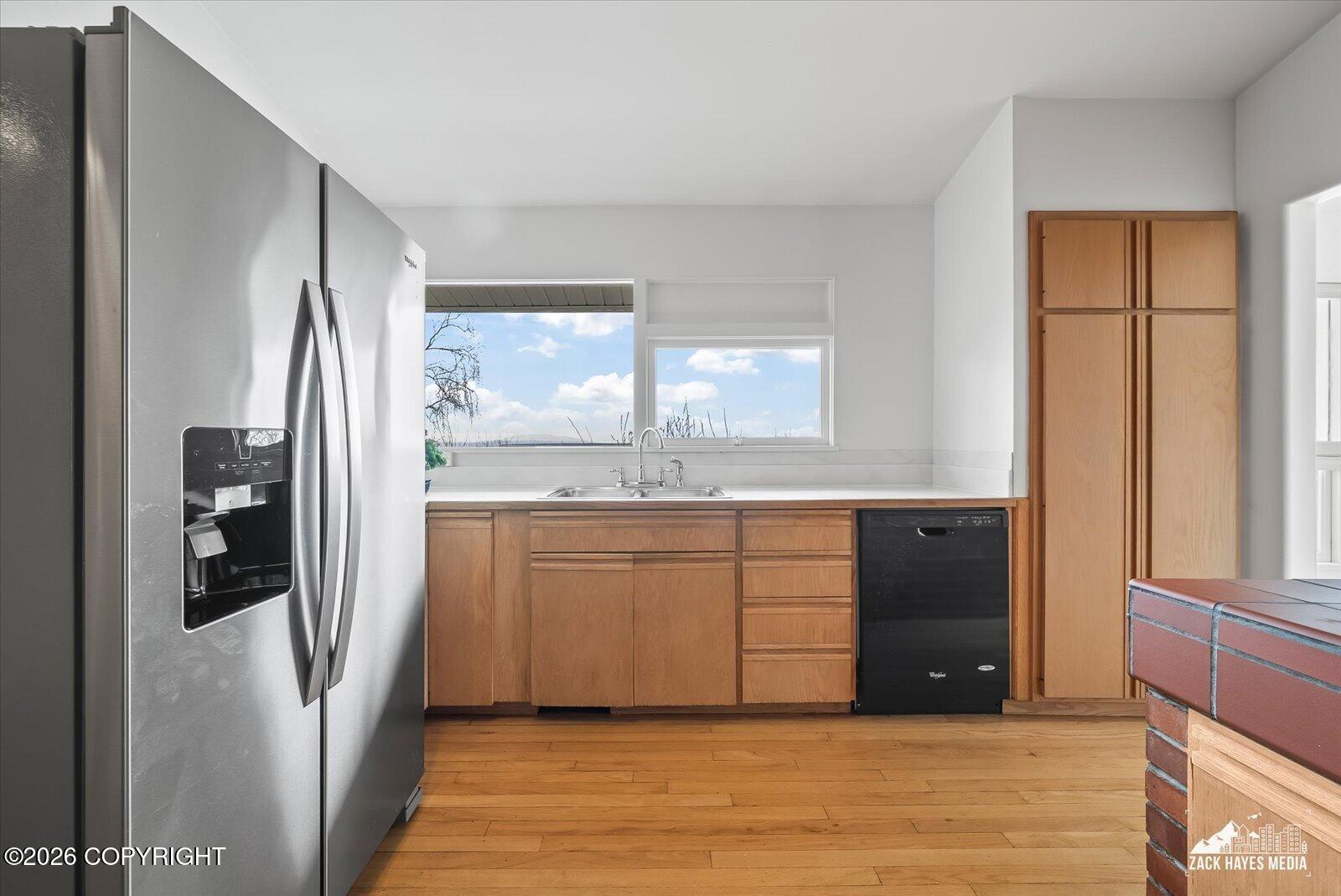 1401 W 9th Avenue