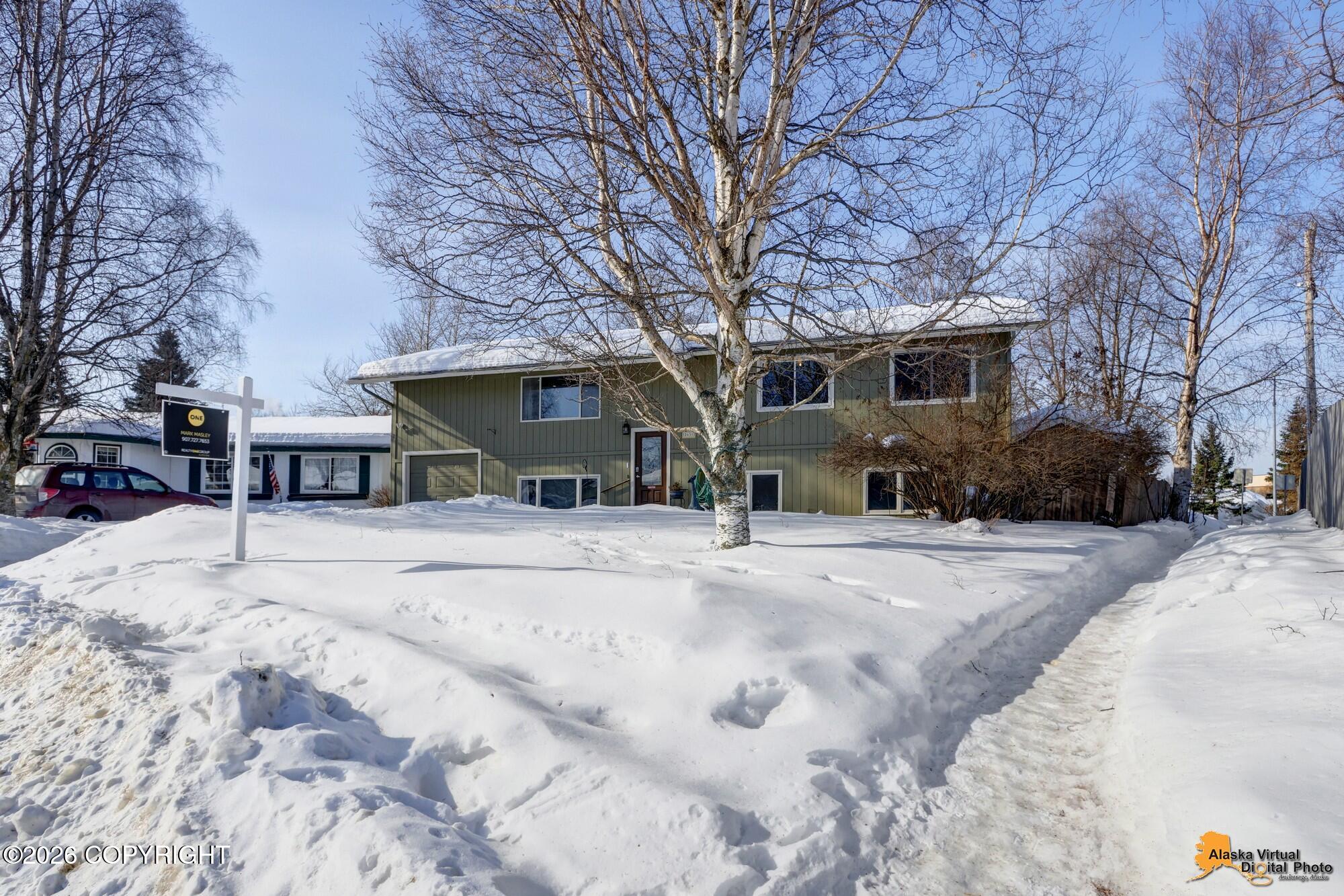 2631 Lyvona Lane