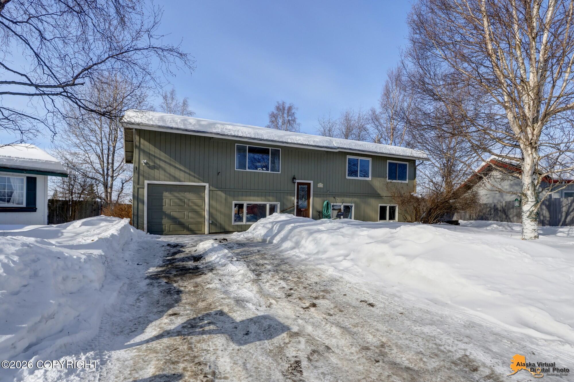 2631 Lyvona Lane