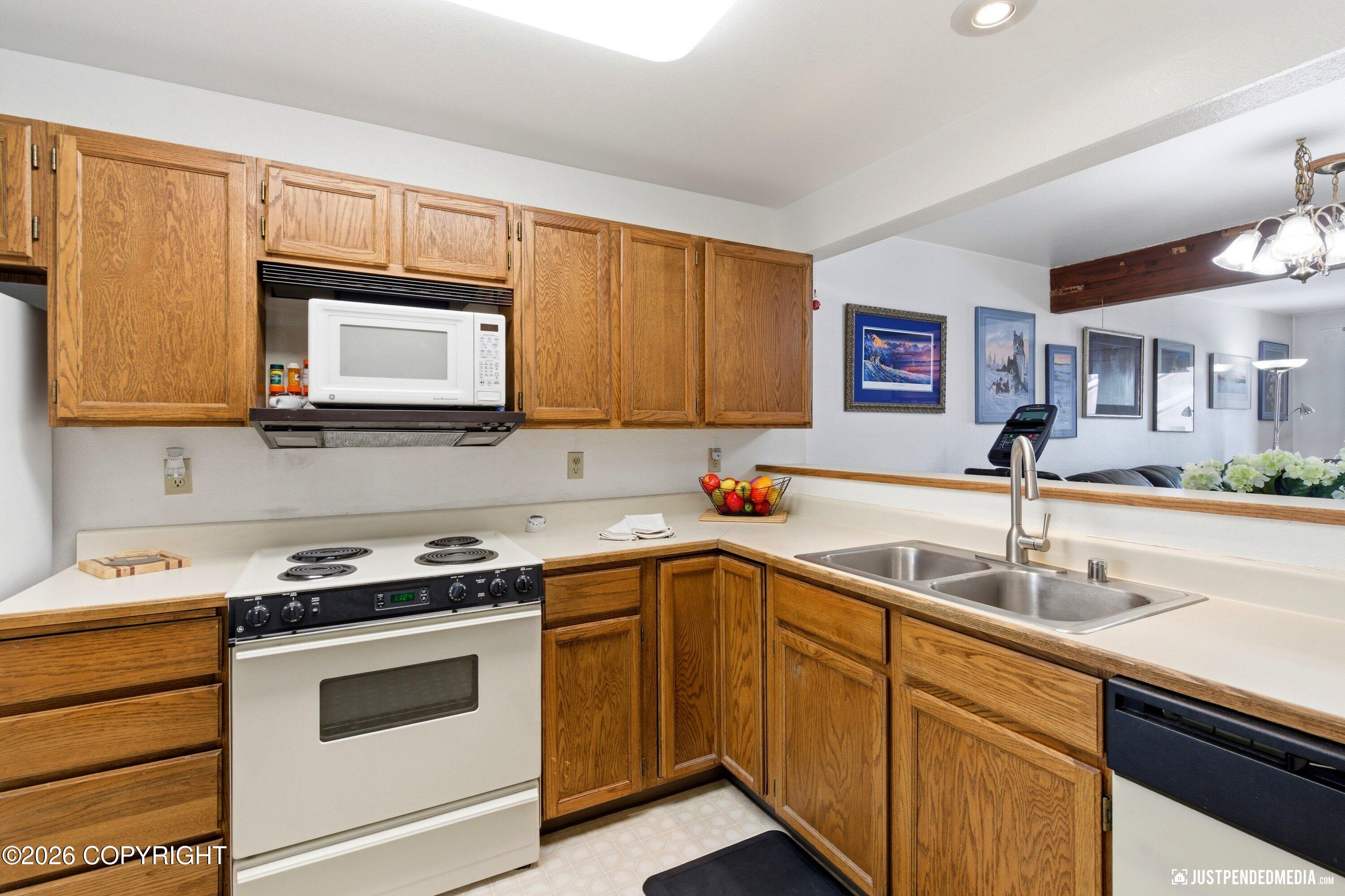 5618 E 40th Avenue # 102 Unit: #C-102