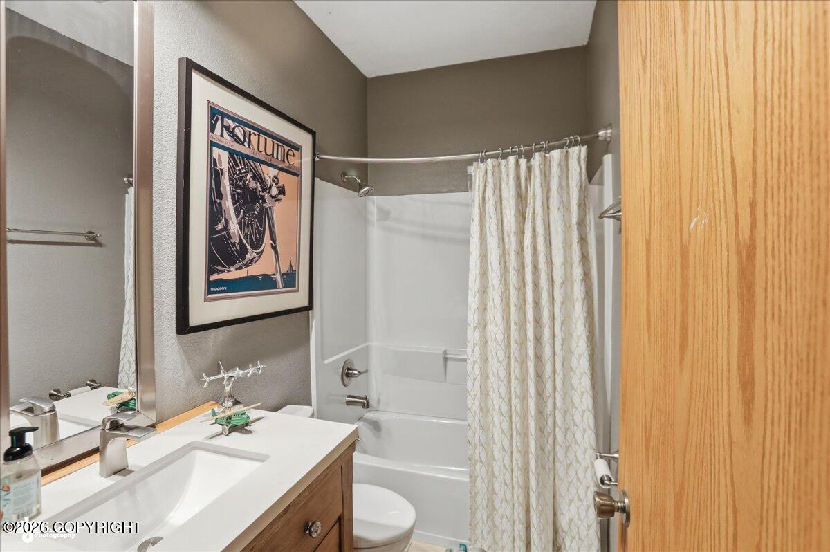 22601 Eagle Glacier Loop